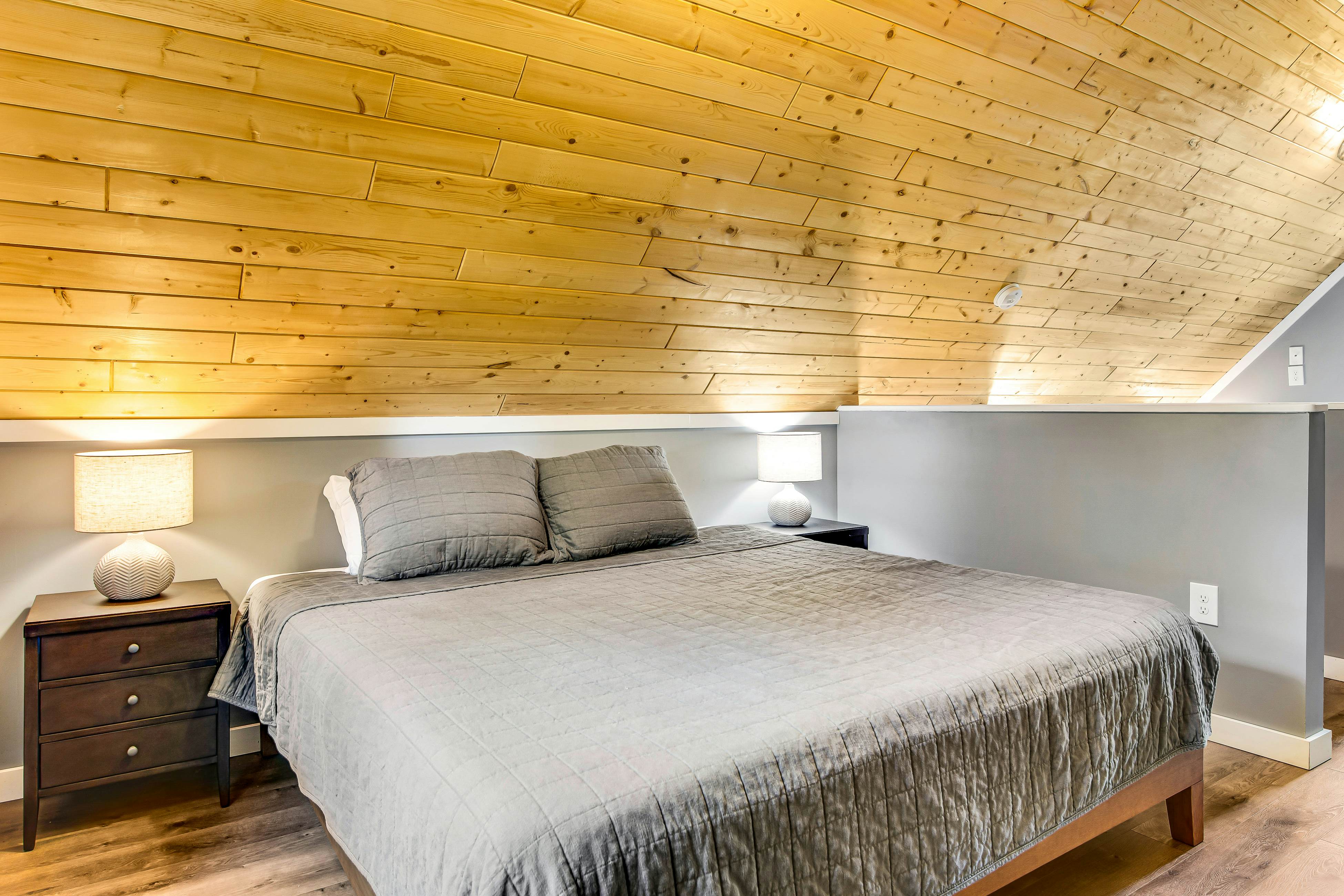 Snowdrop Summit Cabin