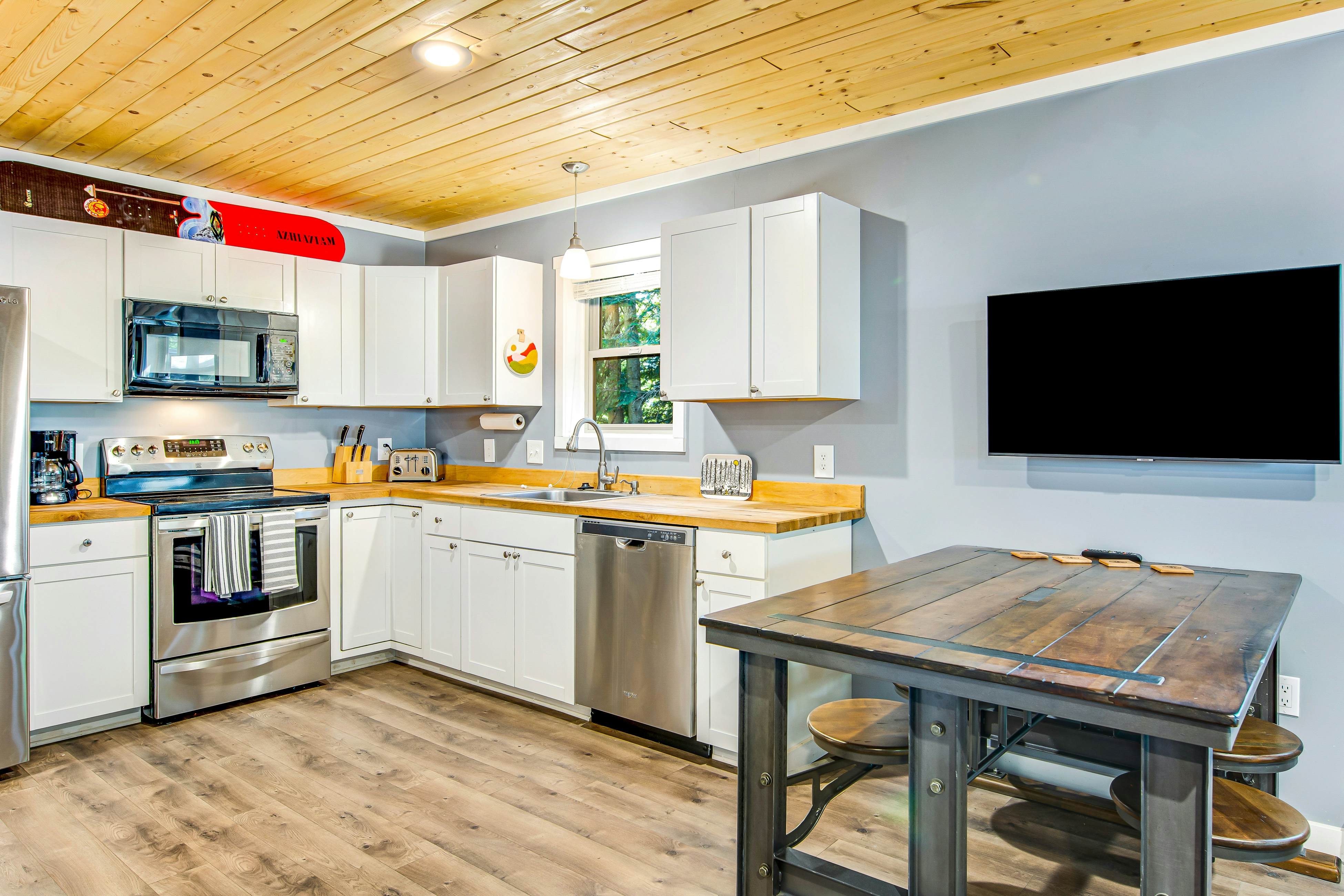 Snowdrop Summit Cabin