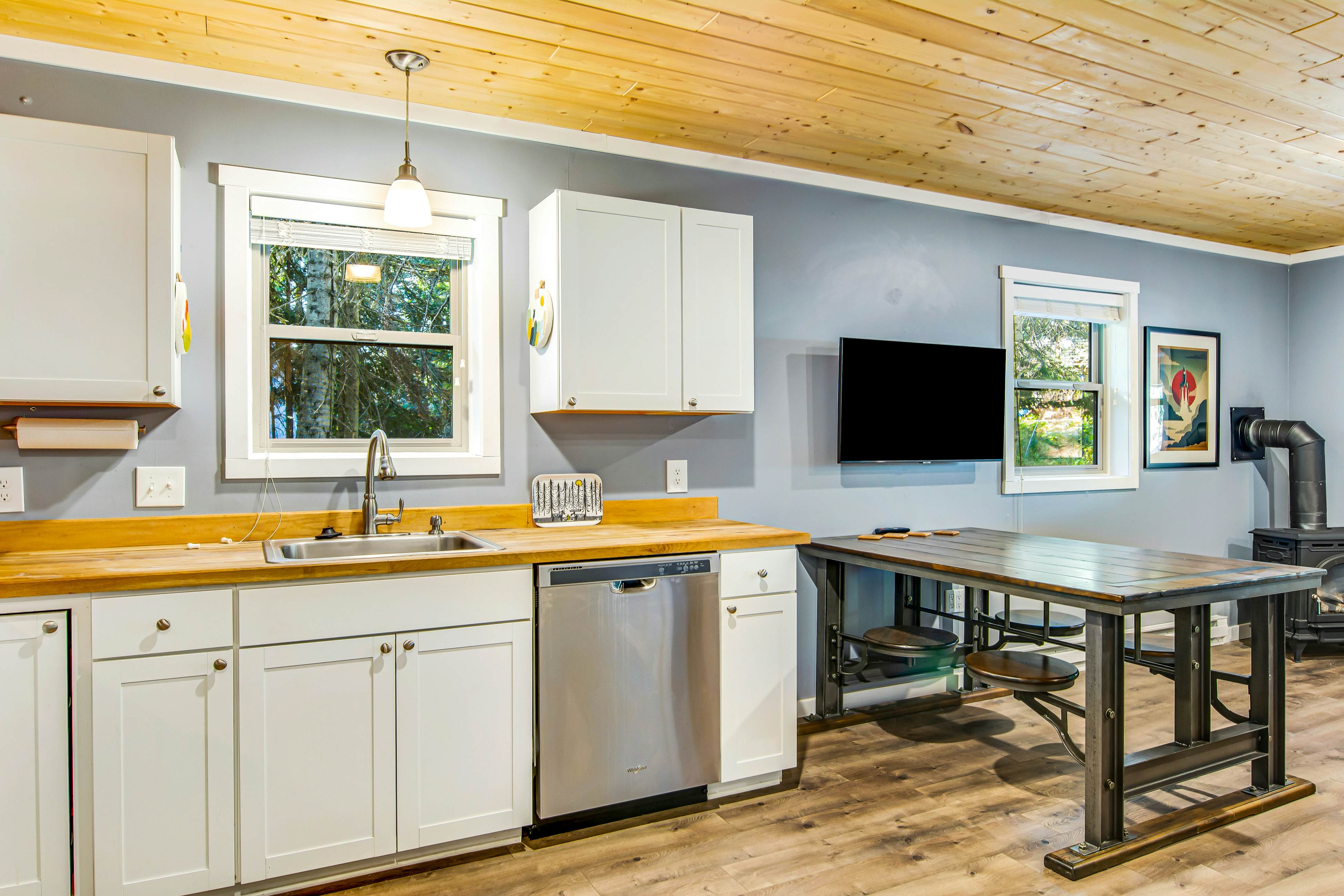 Snowdrop Summit Cabin