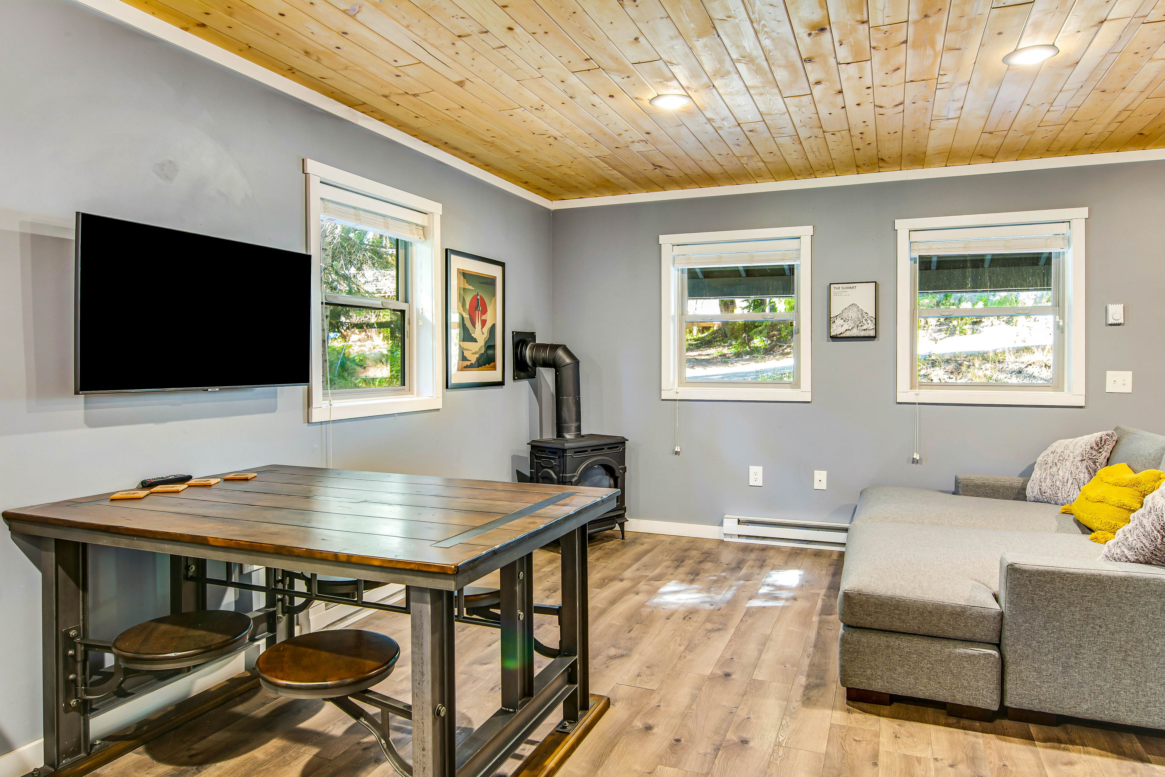 Snowdrop Summit Cabin