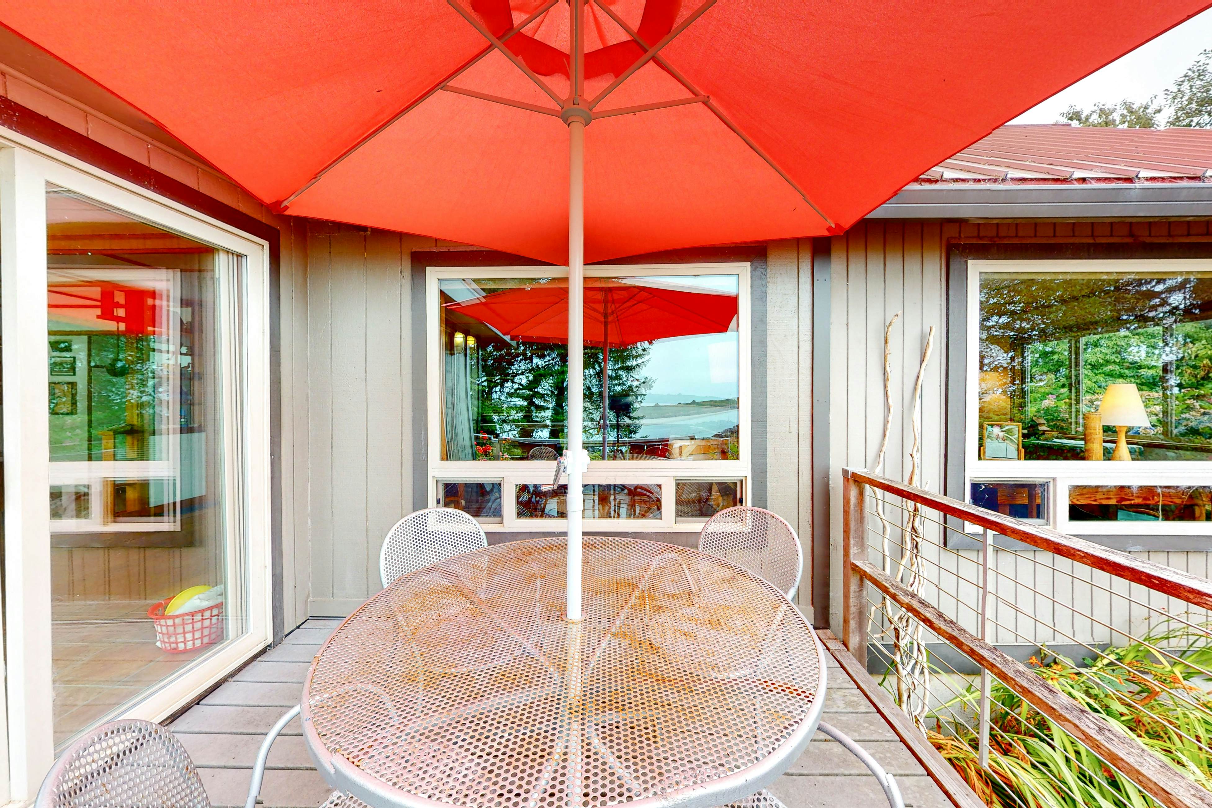 Nehalem Nirvana 3 BD Rockaway Beach, OR Vacation Rental Vacasa