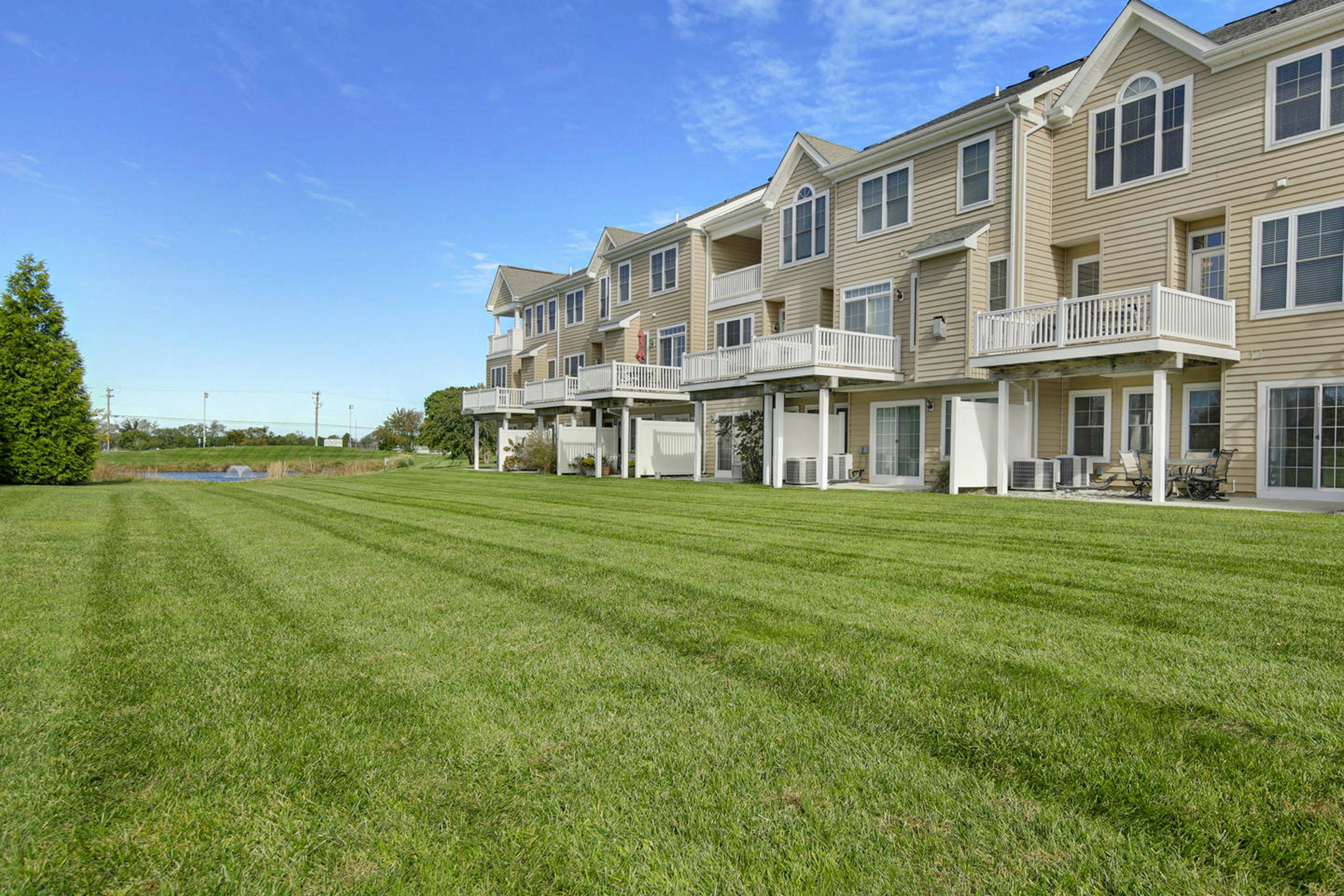 Grande at Canal Pointe 37696 Ulster Dr, Unit 11 3 BD Rehoboth