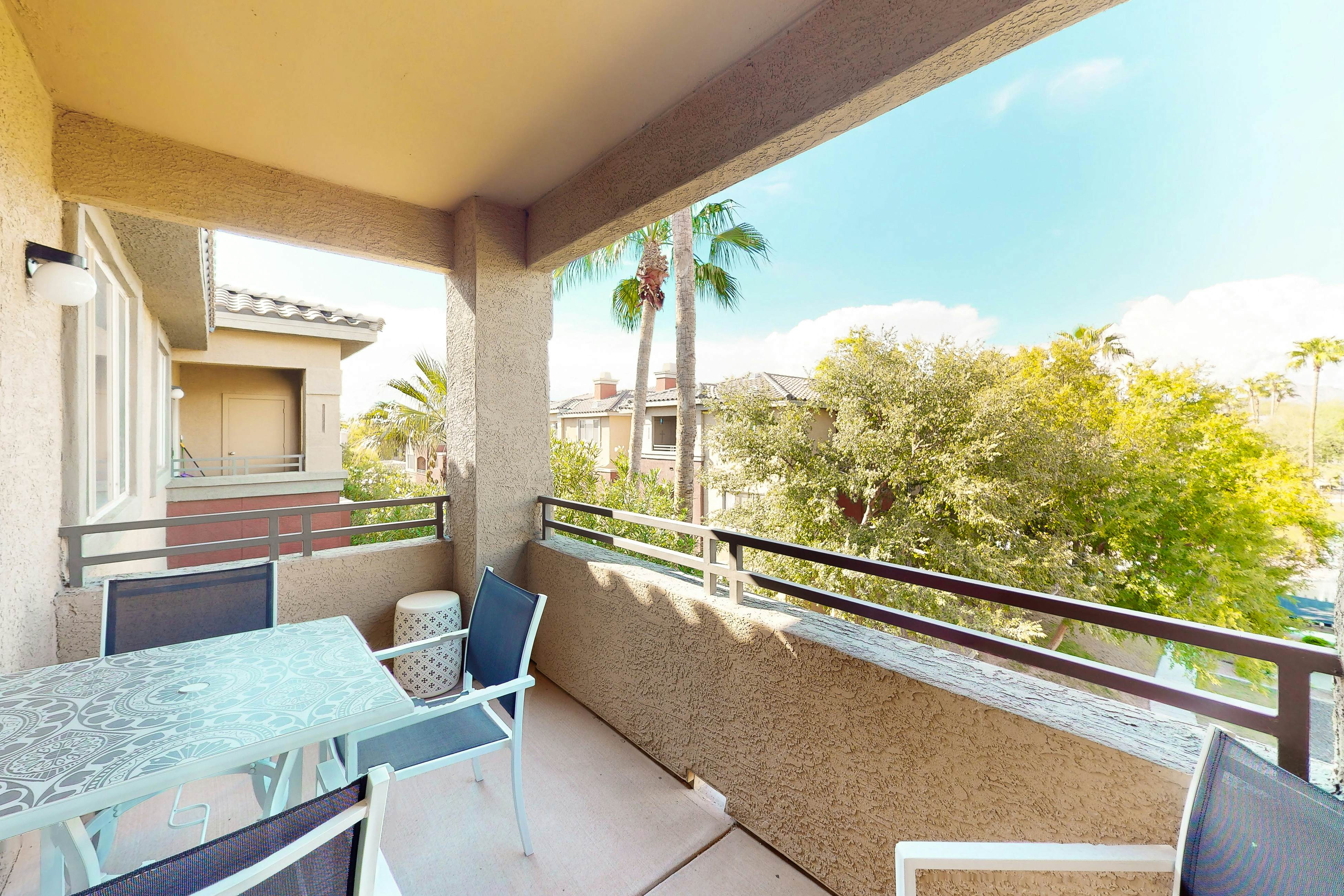Red Rox | 1 BD Phoenix, AZ Vacation Rental | Vacasa