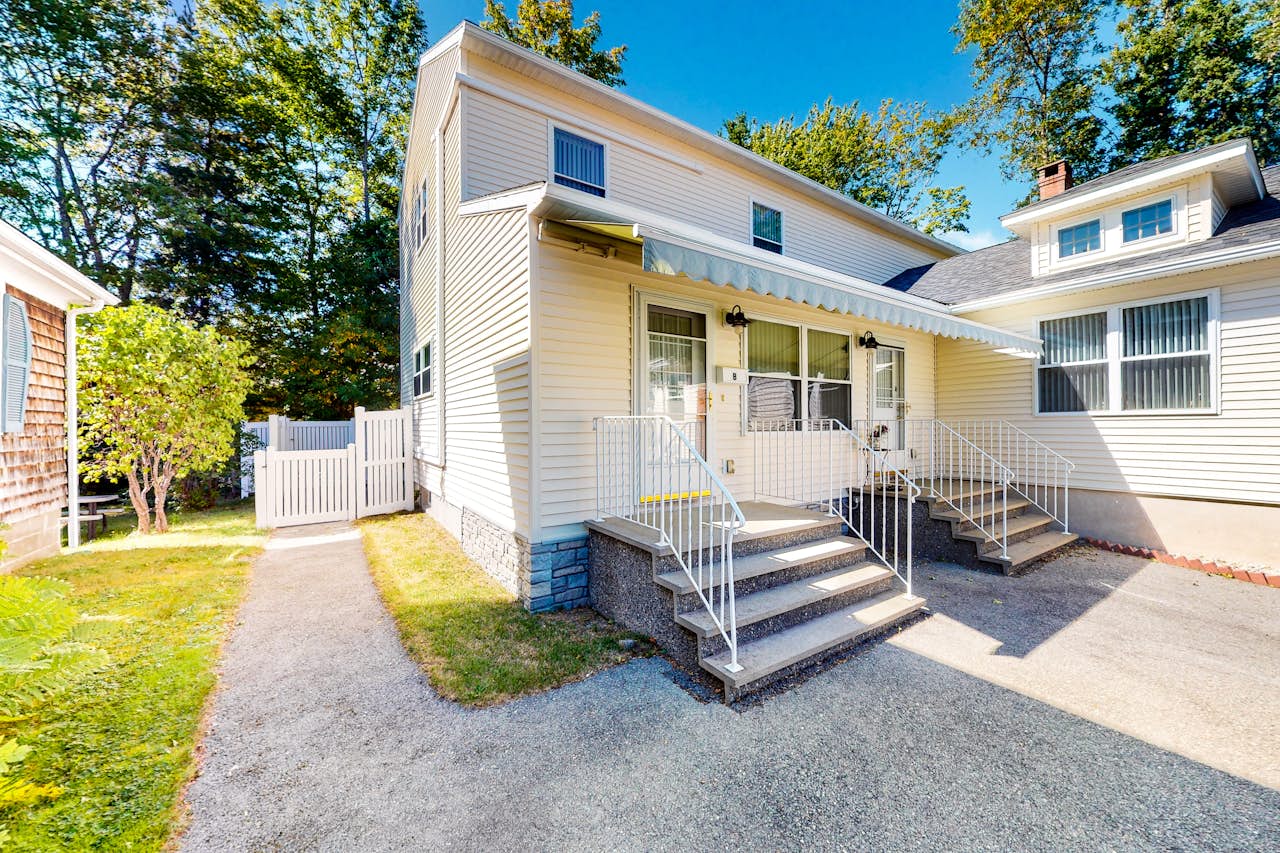 Bar Harbor Delight 2 BD Bar Harbor, ME Vacation Rental Vacasa