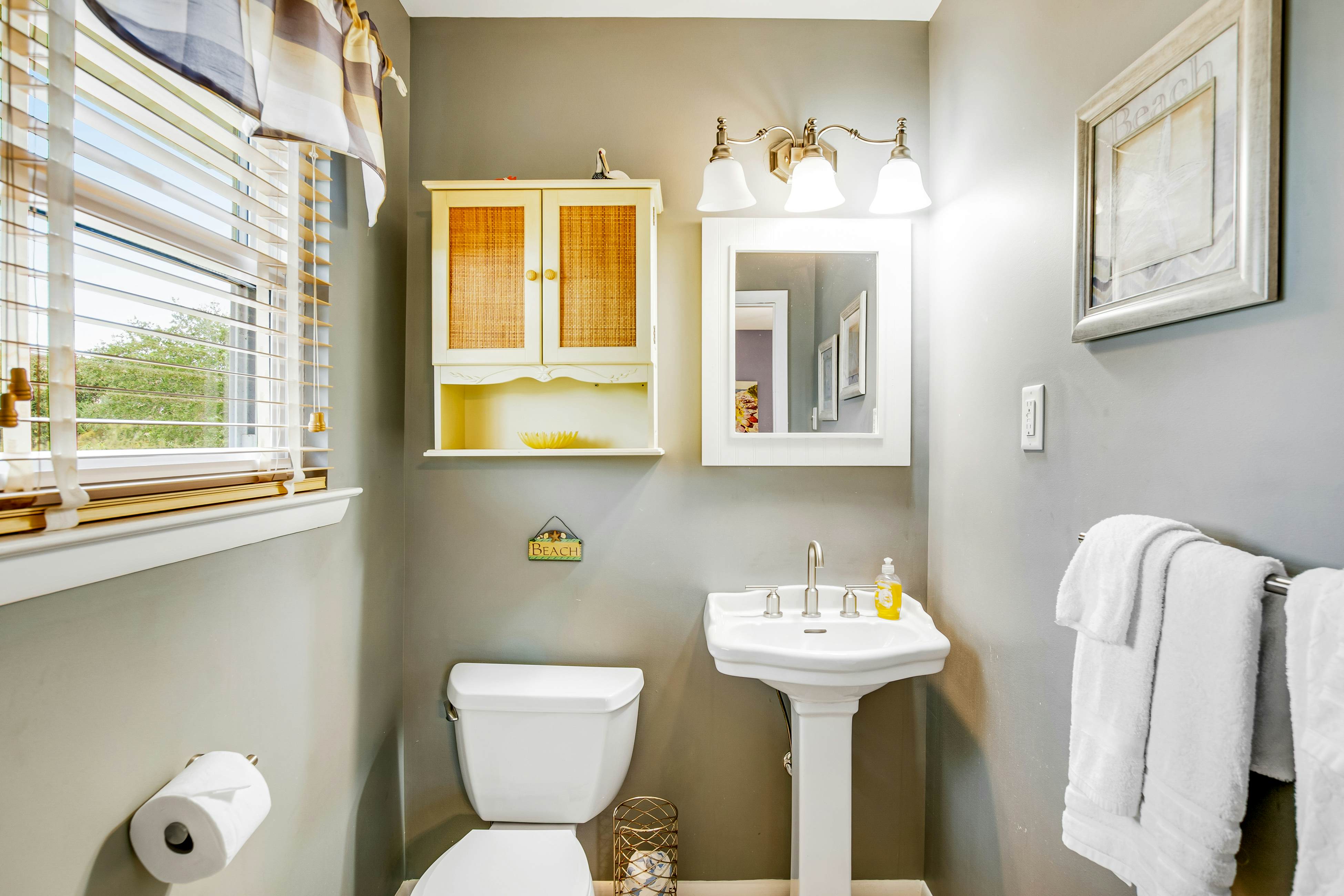 Marigold Cottage 4 BD Tybee Island, GA Vacation Rental Vacasa