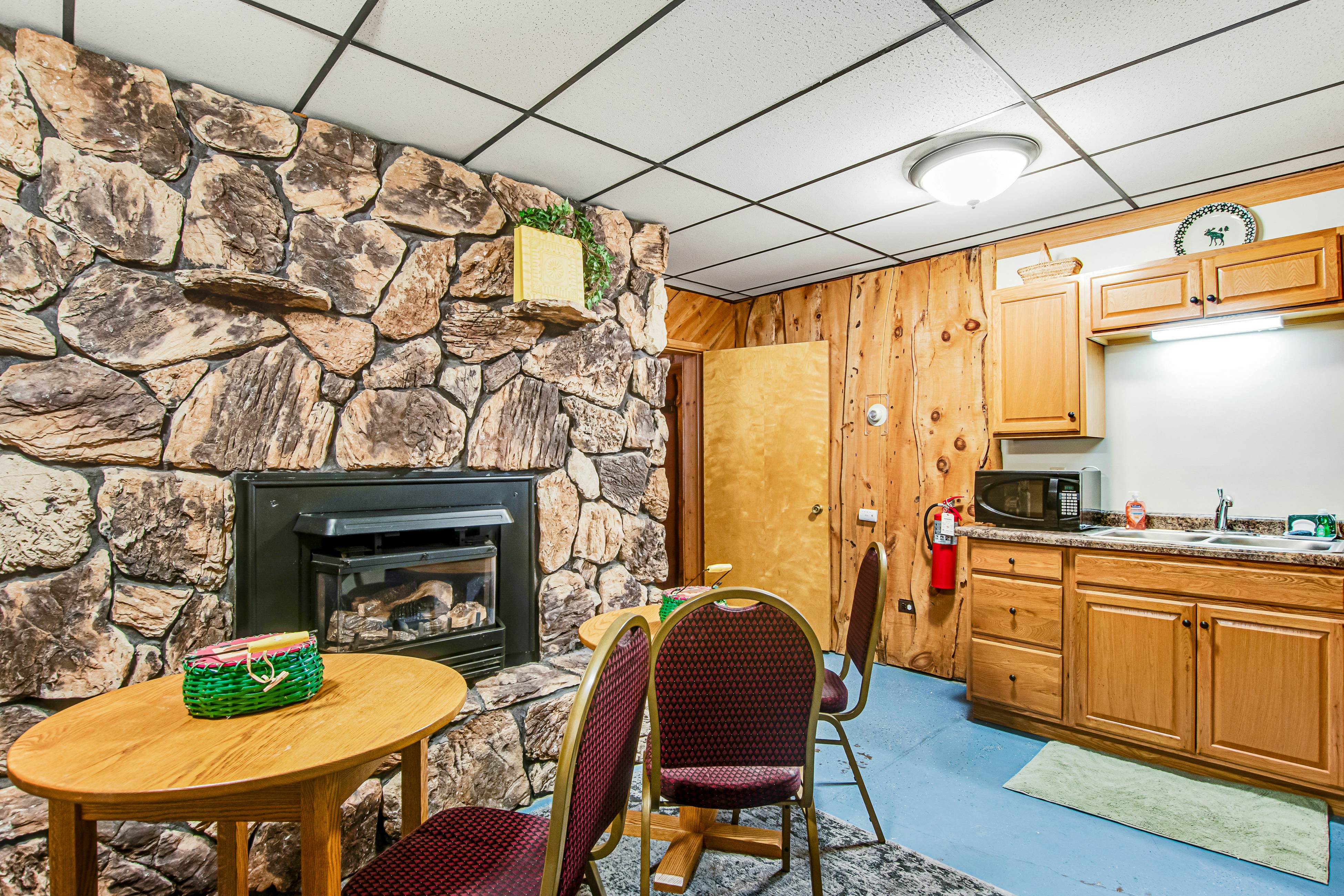 The Bear Lodge 6 BD Winchester, WI Vacation Rental Vacasa