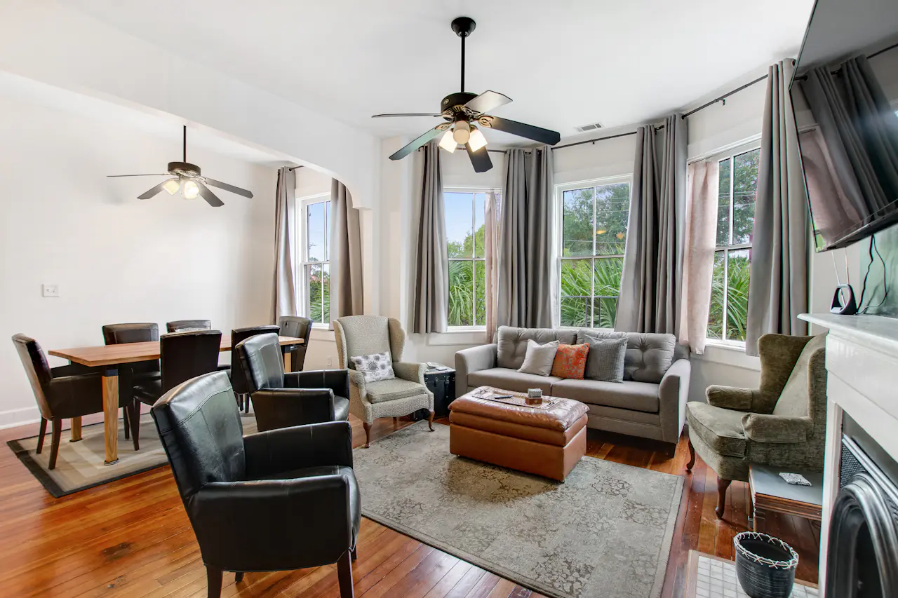 Starland Yellow Door Retreat 3 BD Savannah, GA Vacation Rental Vacasa