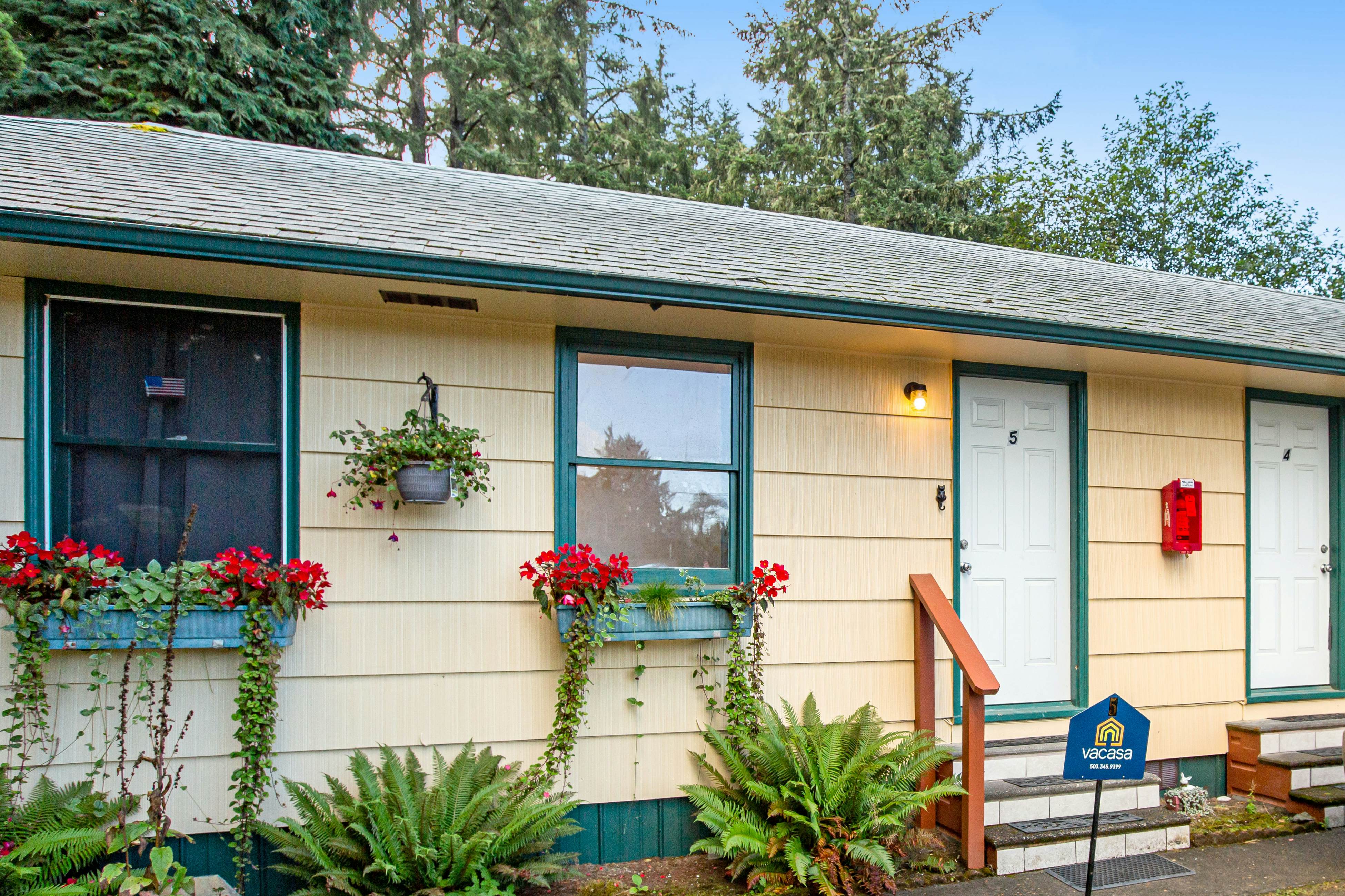 Cute as a Clam Cottage Room 5 0 BD Ocean Park, WA Vacation Rental