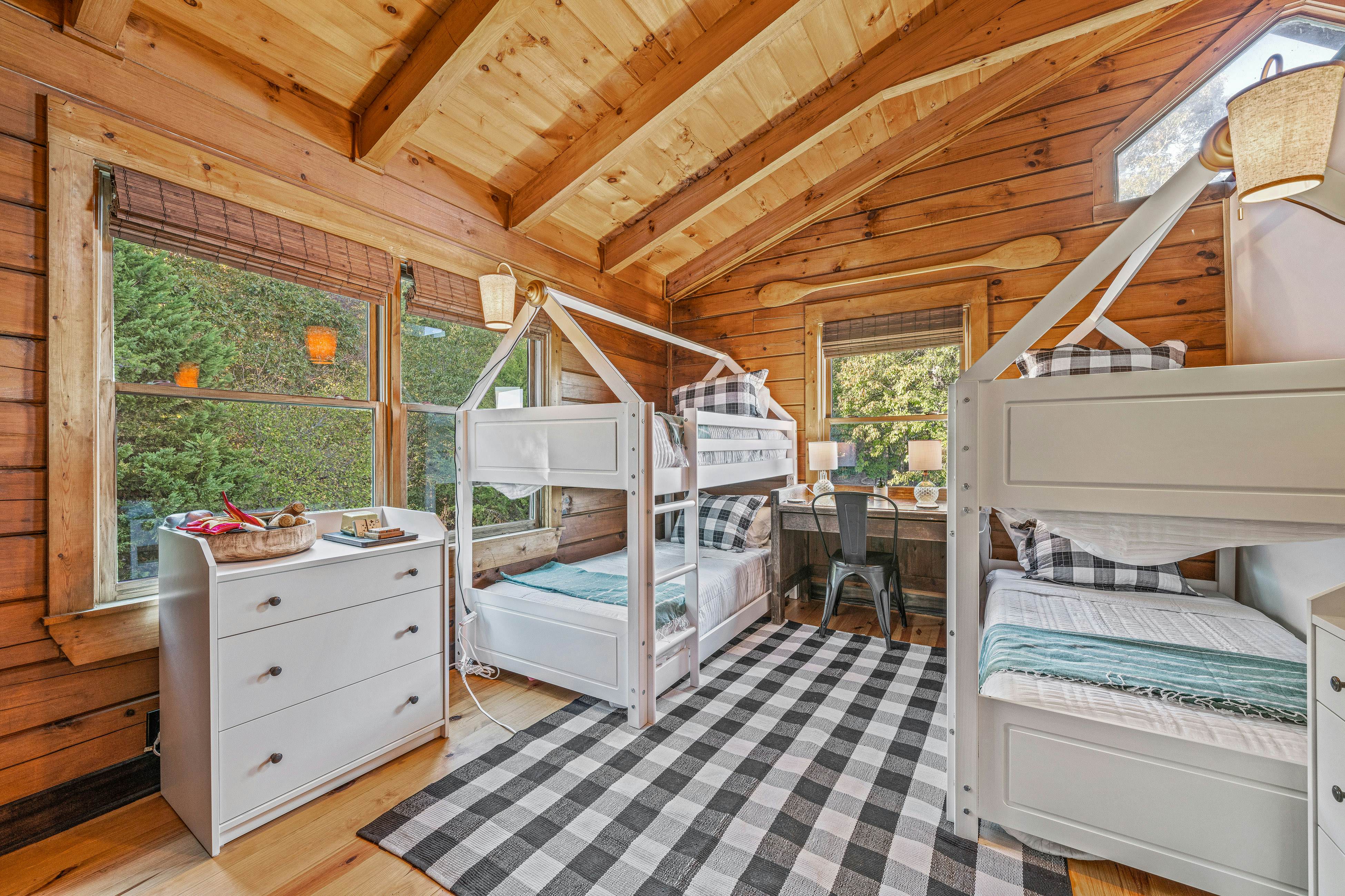 The Overlook at Talking Rock Creek Resort