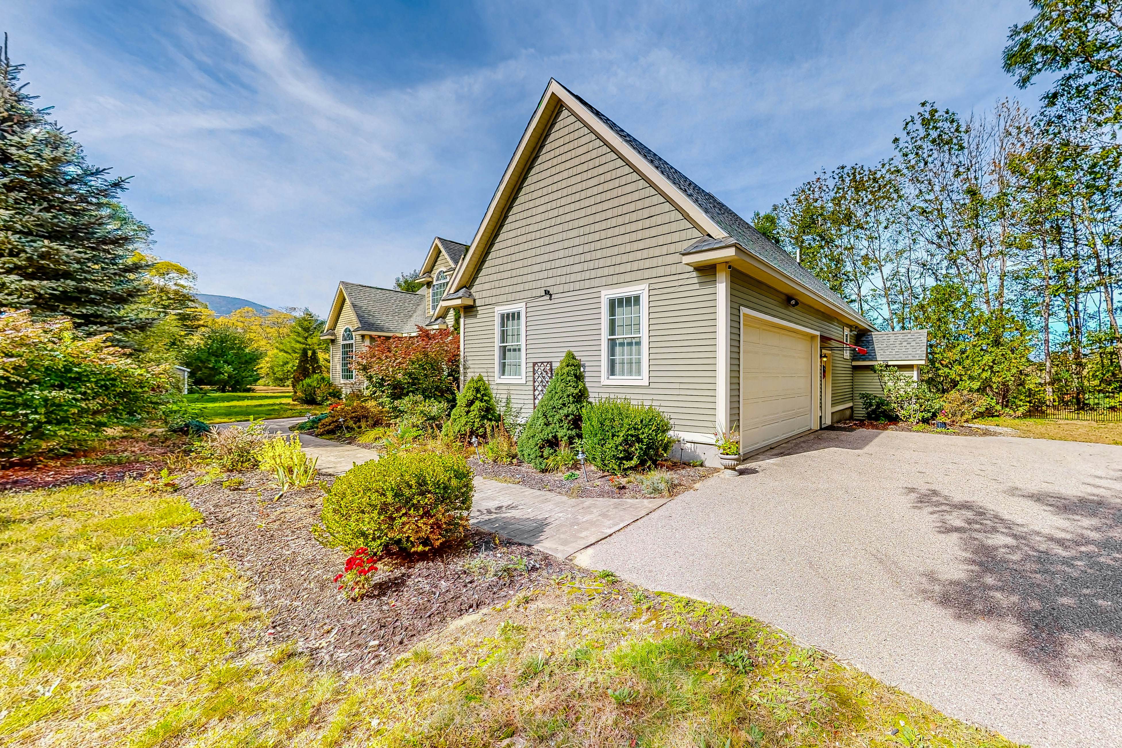 Breathtaking Mountain & River Views