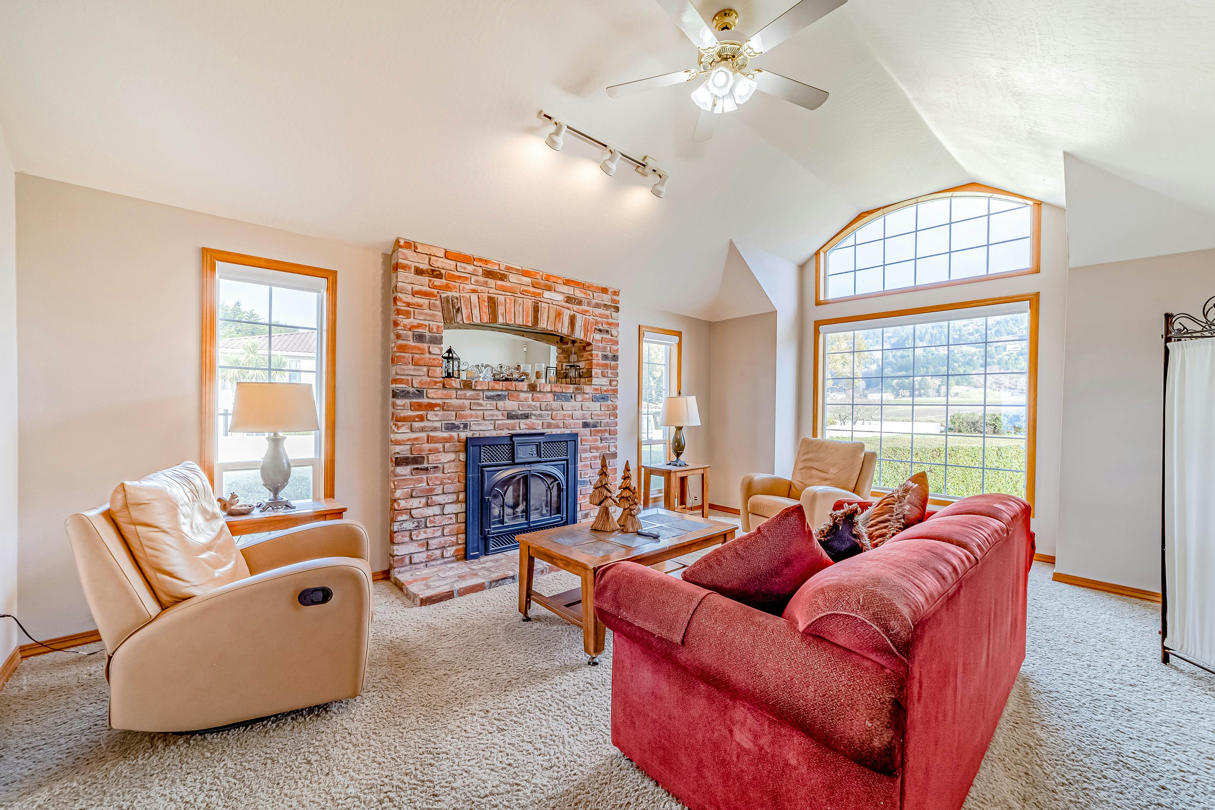 Brookings Oceanfront Estate