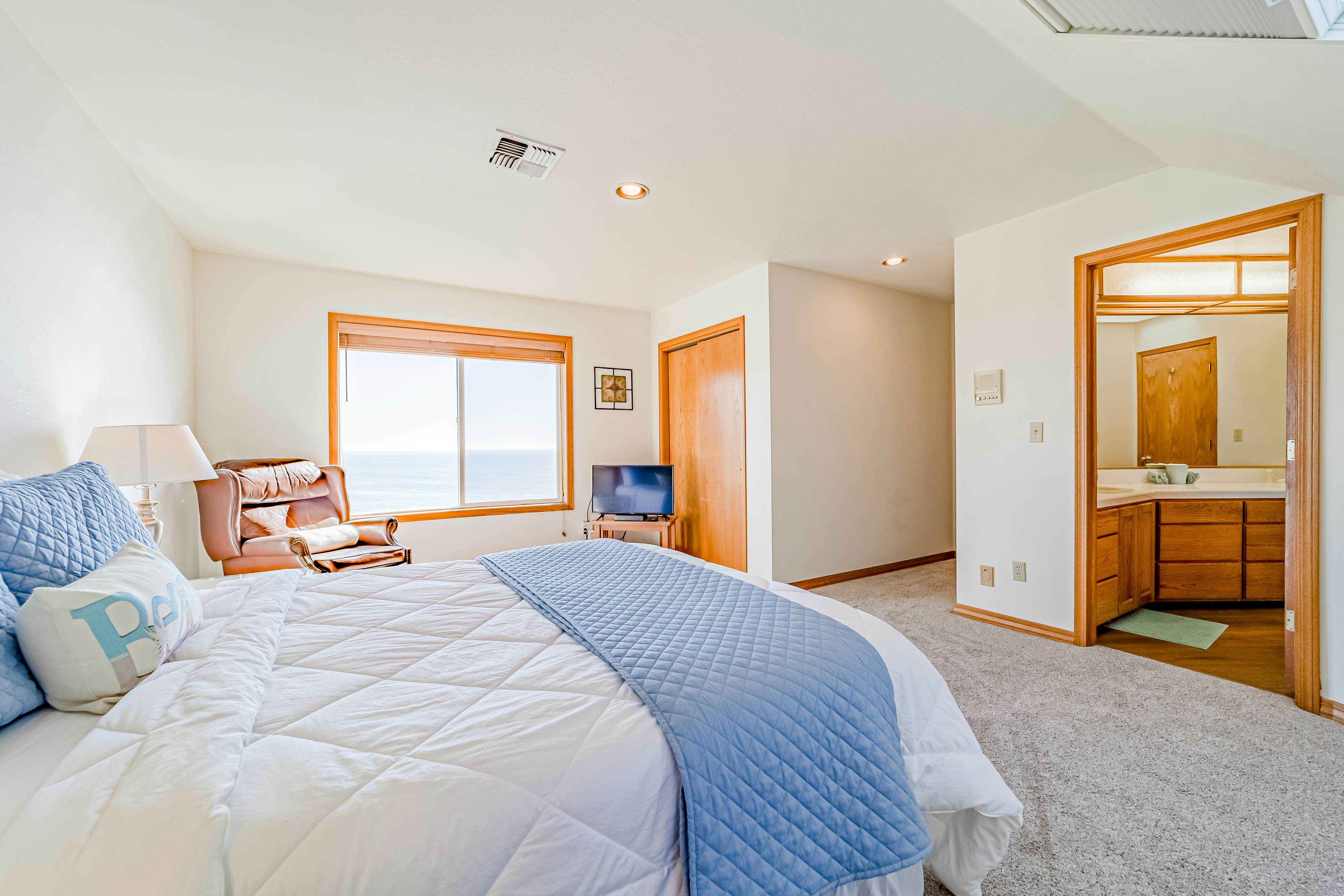 Brookings Oceanfront Estate