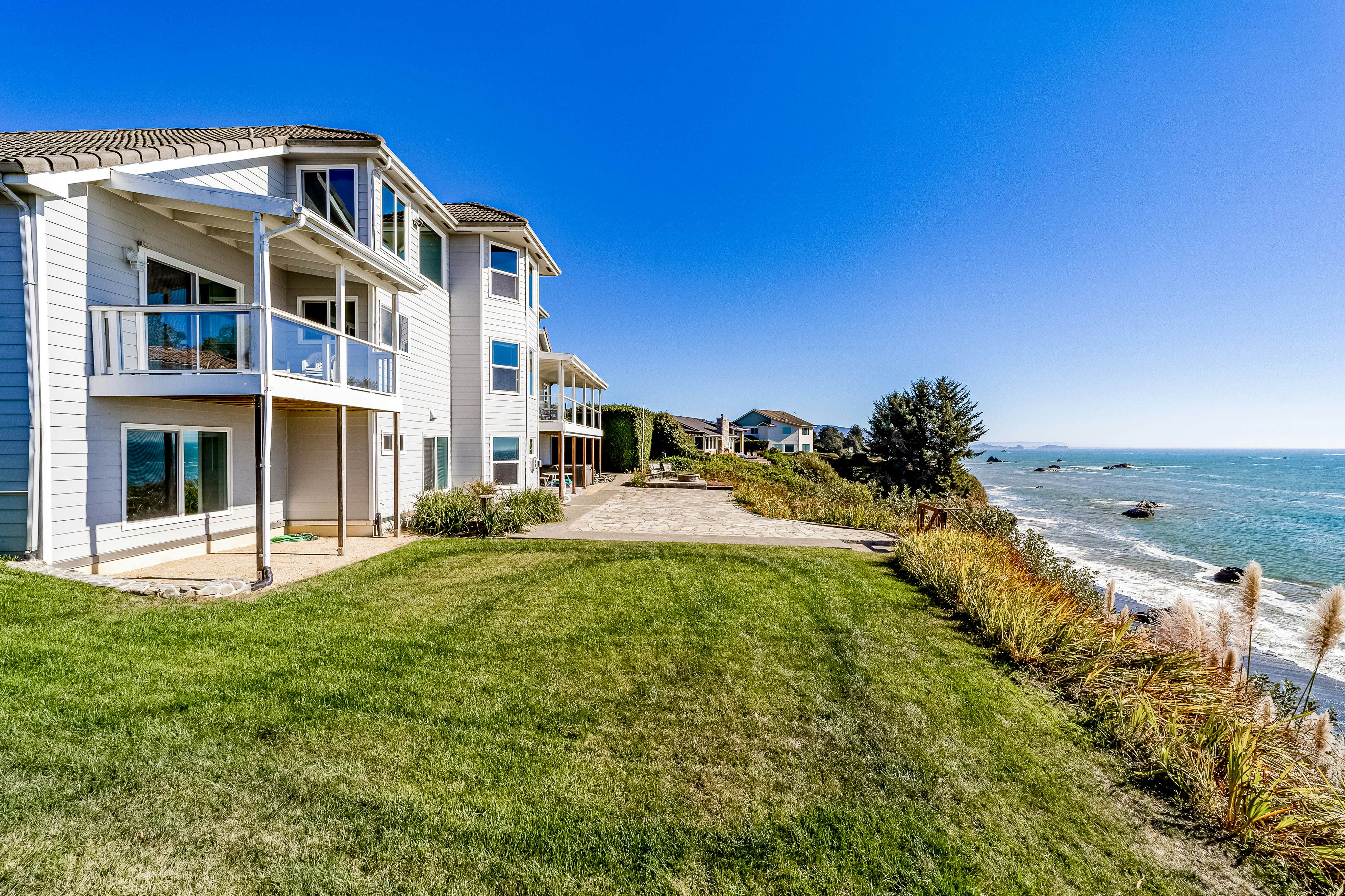 Brookings Oceanfront Estate