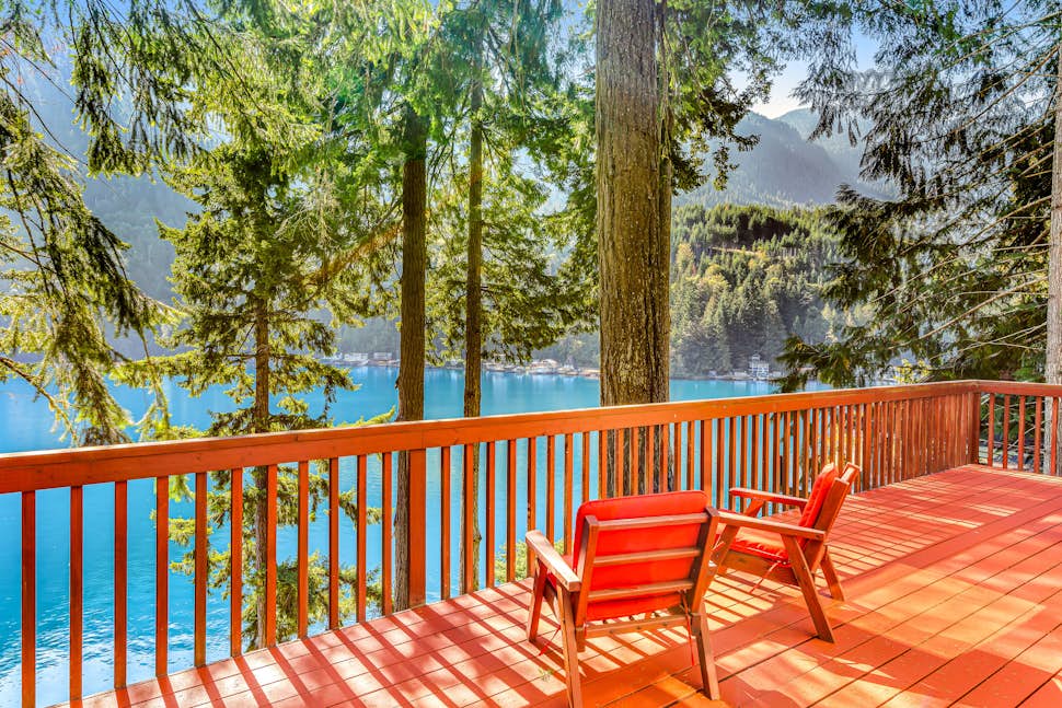 Eagle's Nest on Lake Sutherland 1 BD Port Angeles, WA Vacation Rental