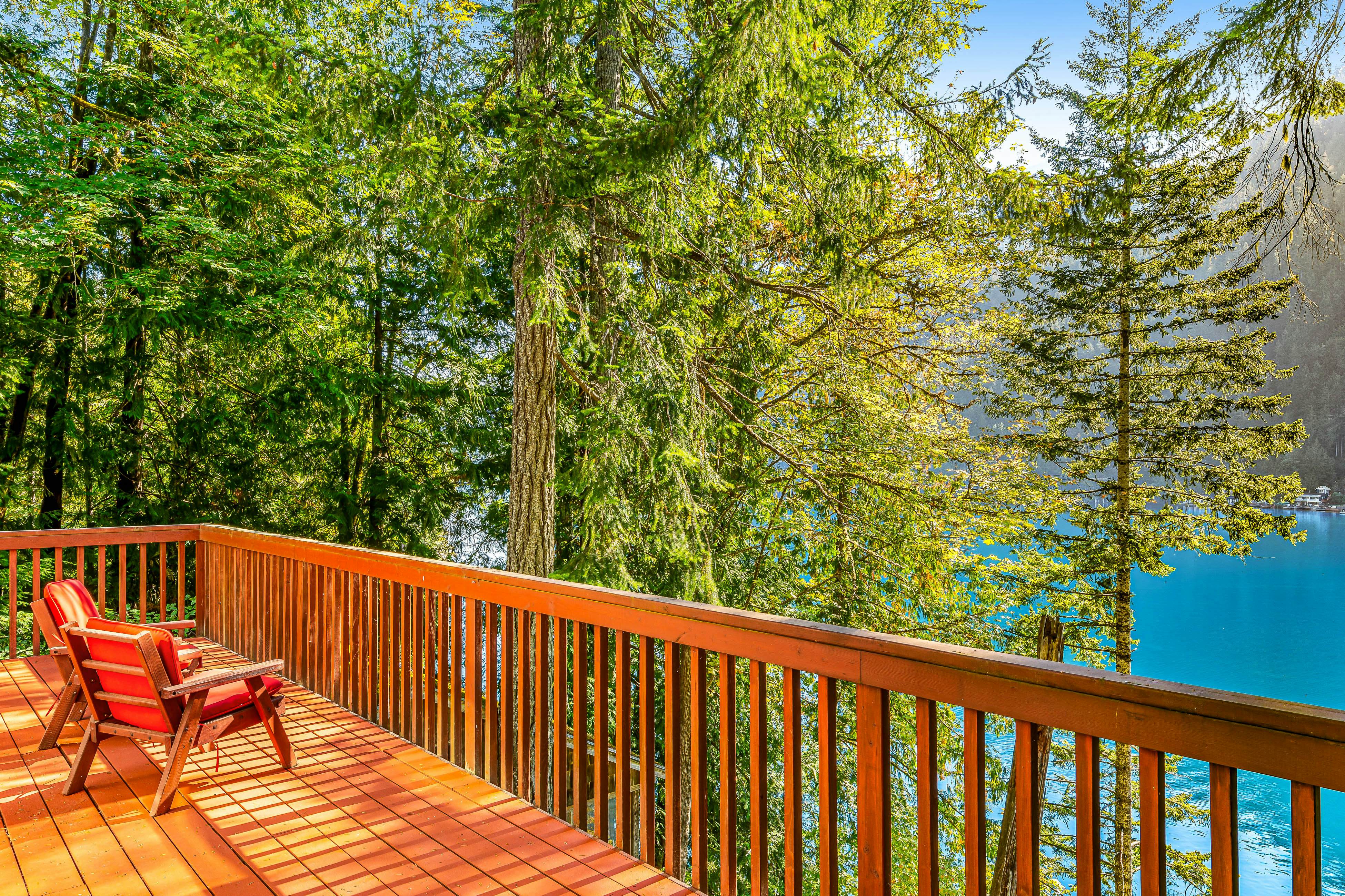 Eagle's Nest on Lake Sutherland