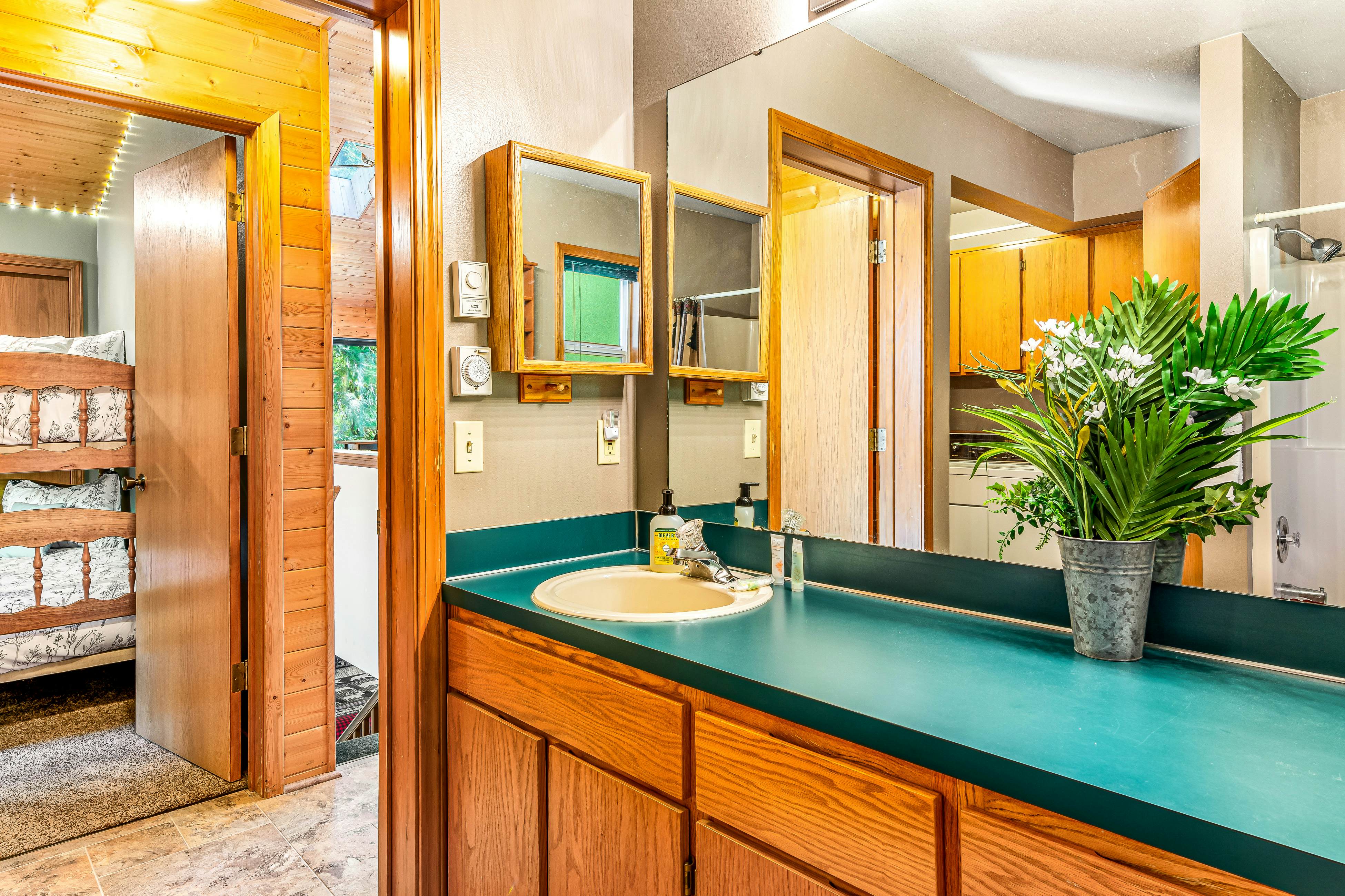 Eagle's Nest on Lake Sutherland 1 BD Port Angeles, WA Vacation Rental