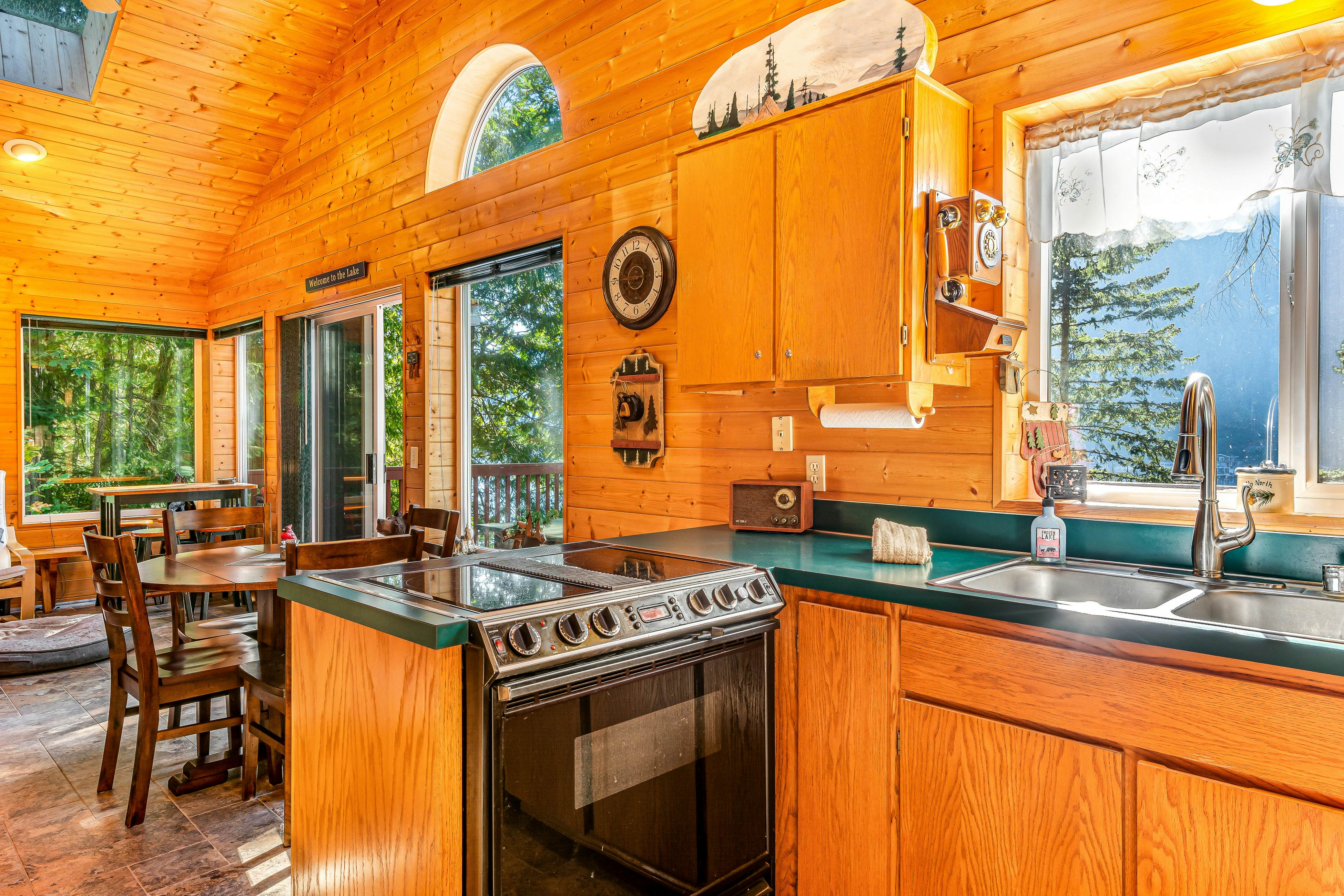 Eagle's Nest on Lake Sutherland 1 BD Port Angeles, WA Vacation Rental