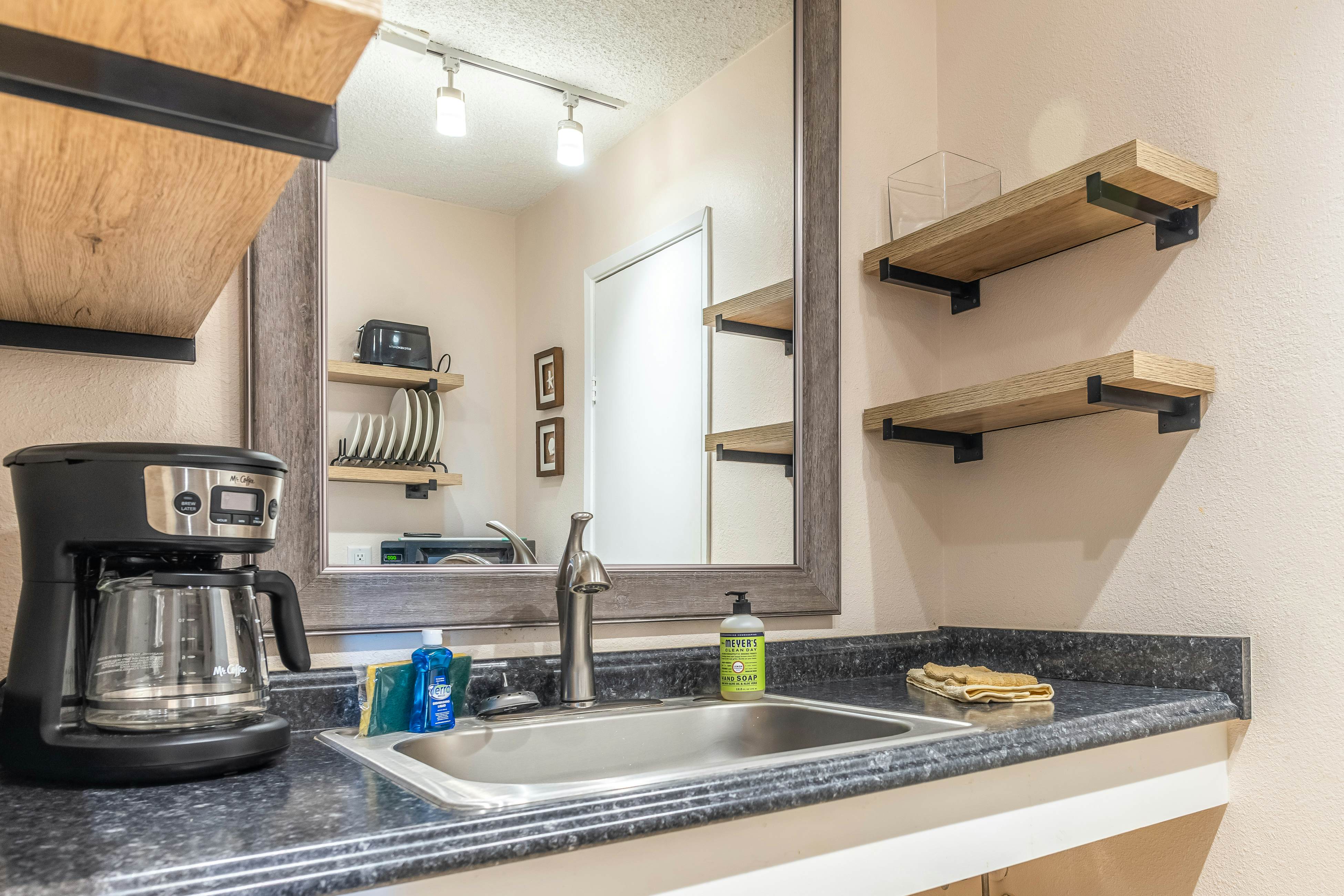 Kona Islander Inn 112