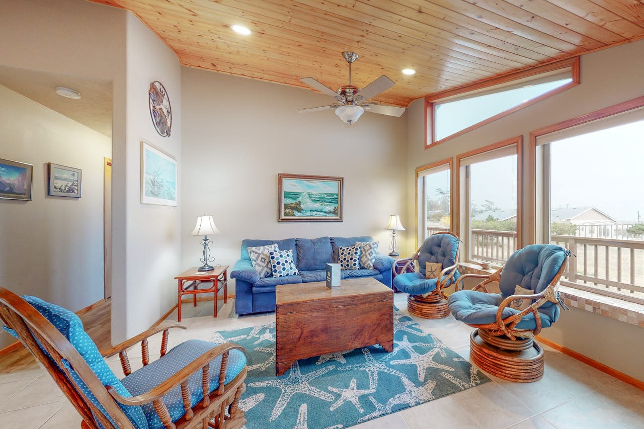 Scandia House in Bayshore Estates! 3 BD Waldport, OR Vacation Rental