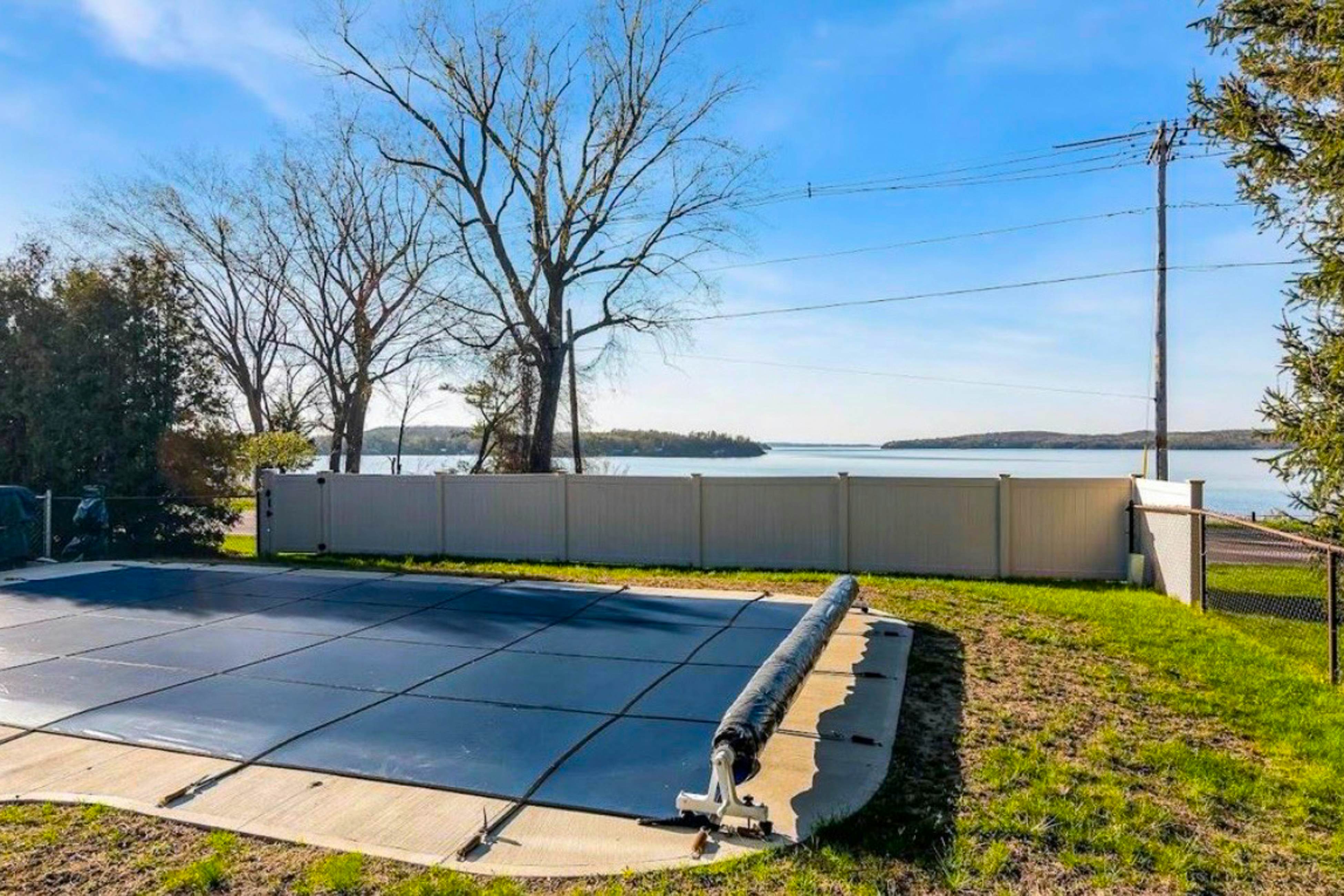 Malletts Bay Getaway 4 BD Colchester, VT Vacation Rental Vacasa