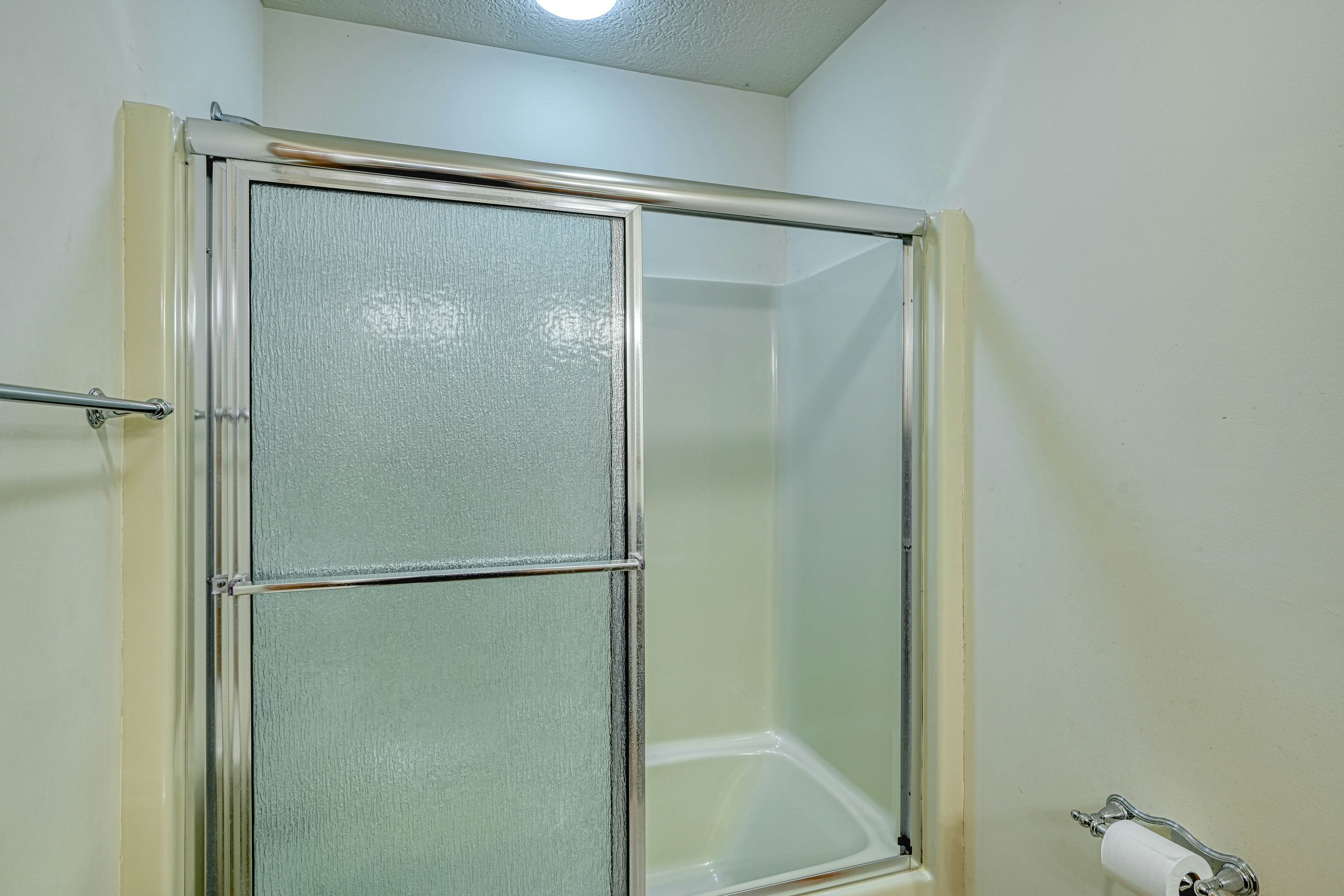 Spacious Panoramic Deep Creek Lodge