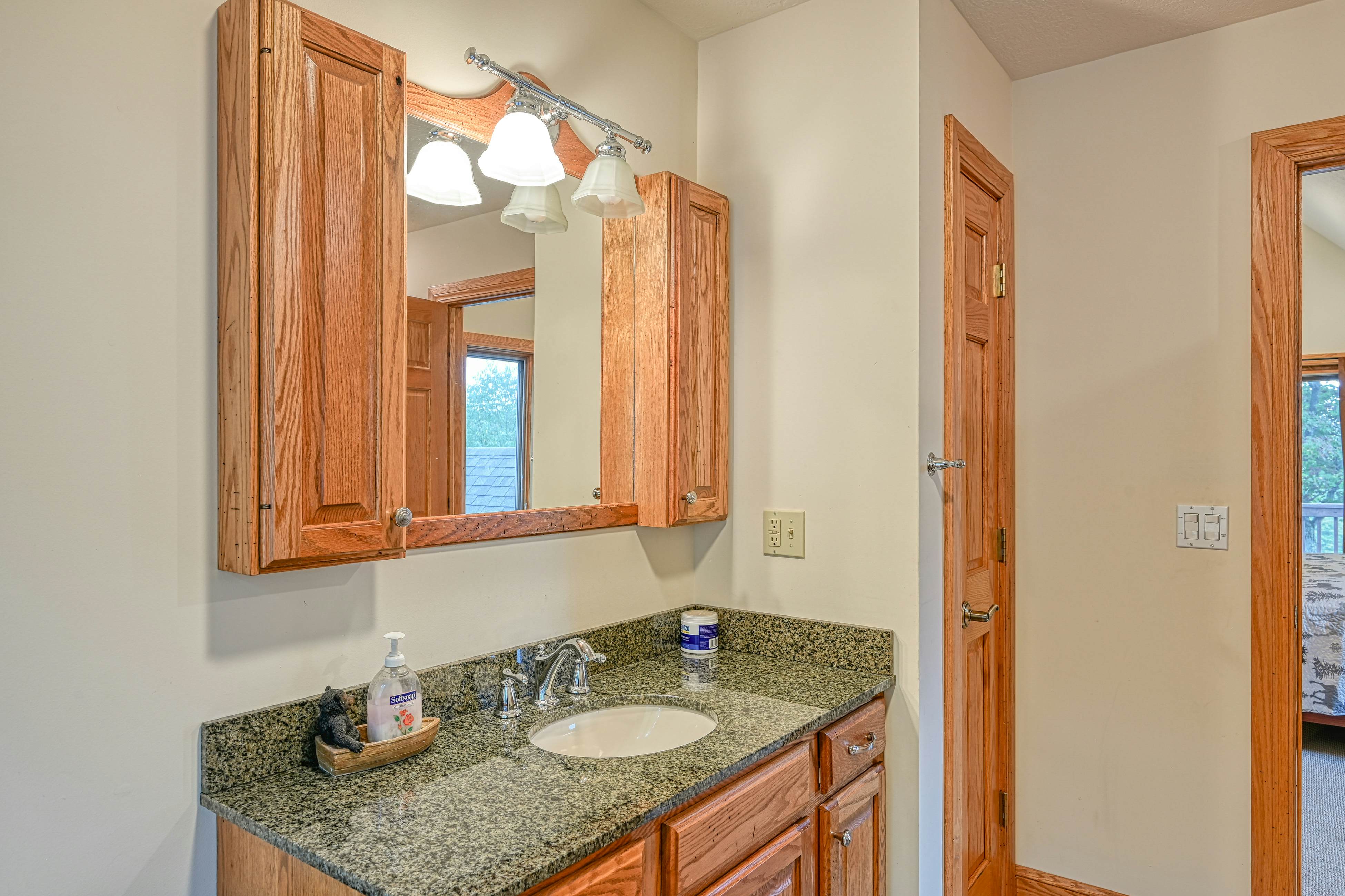 Spacious Panoramic Deep Creek Lodge