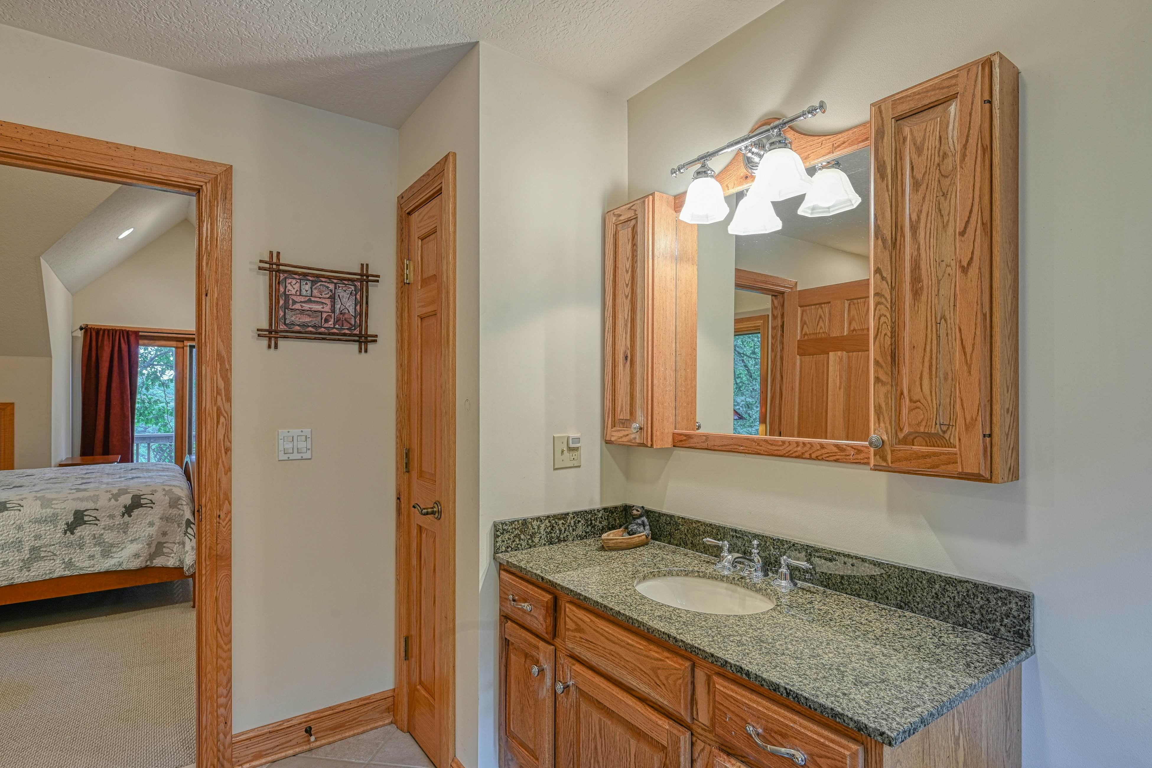 Spacious Panoramic Deep Creek Lodge