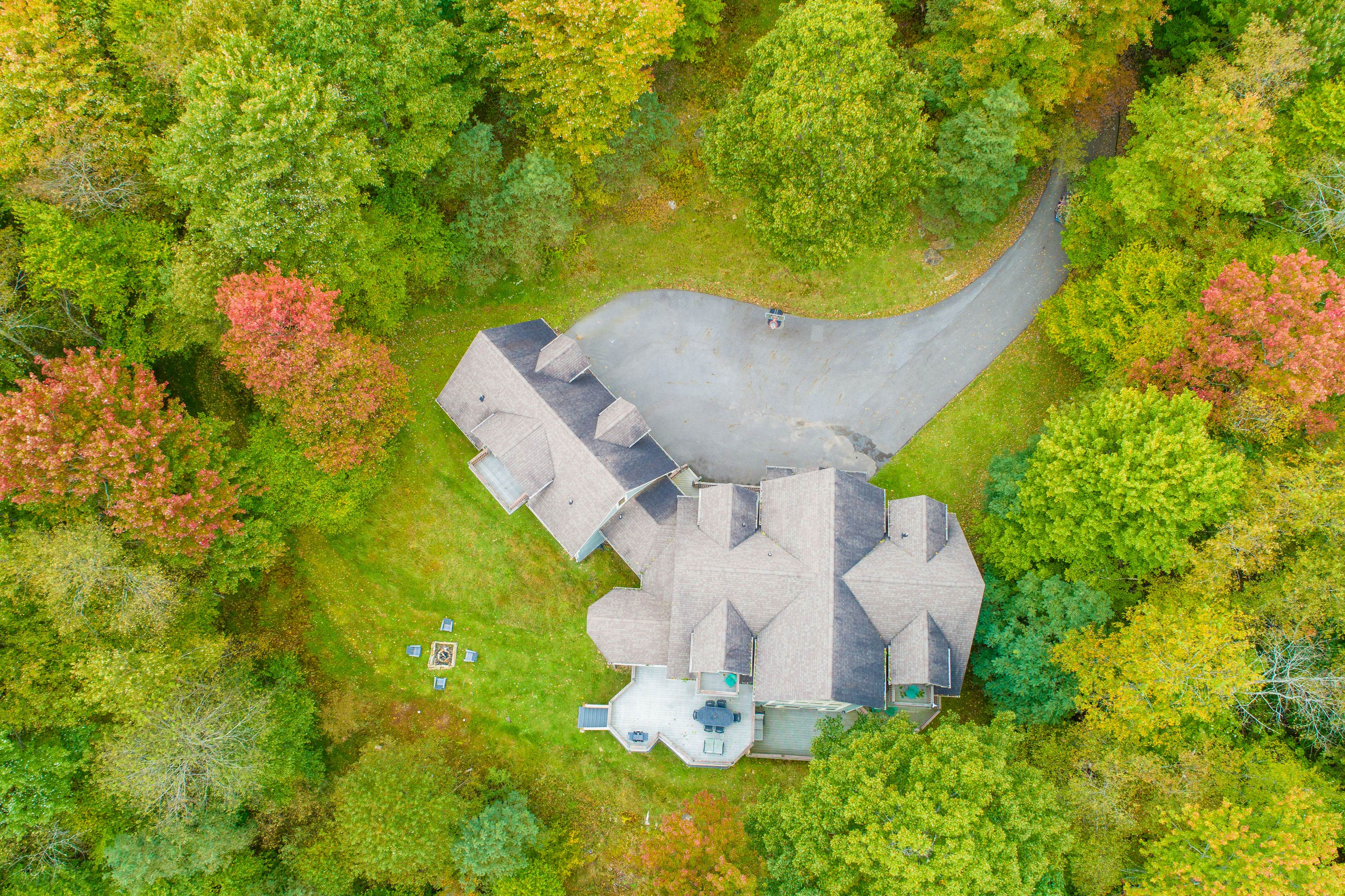 Spacious Panoramic Deep Creek Lodge