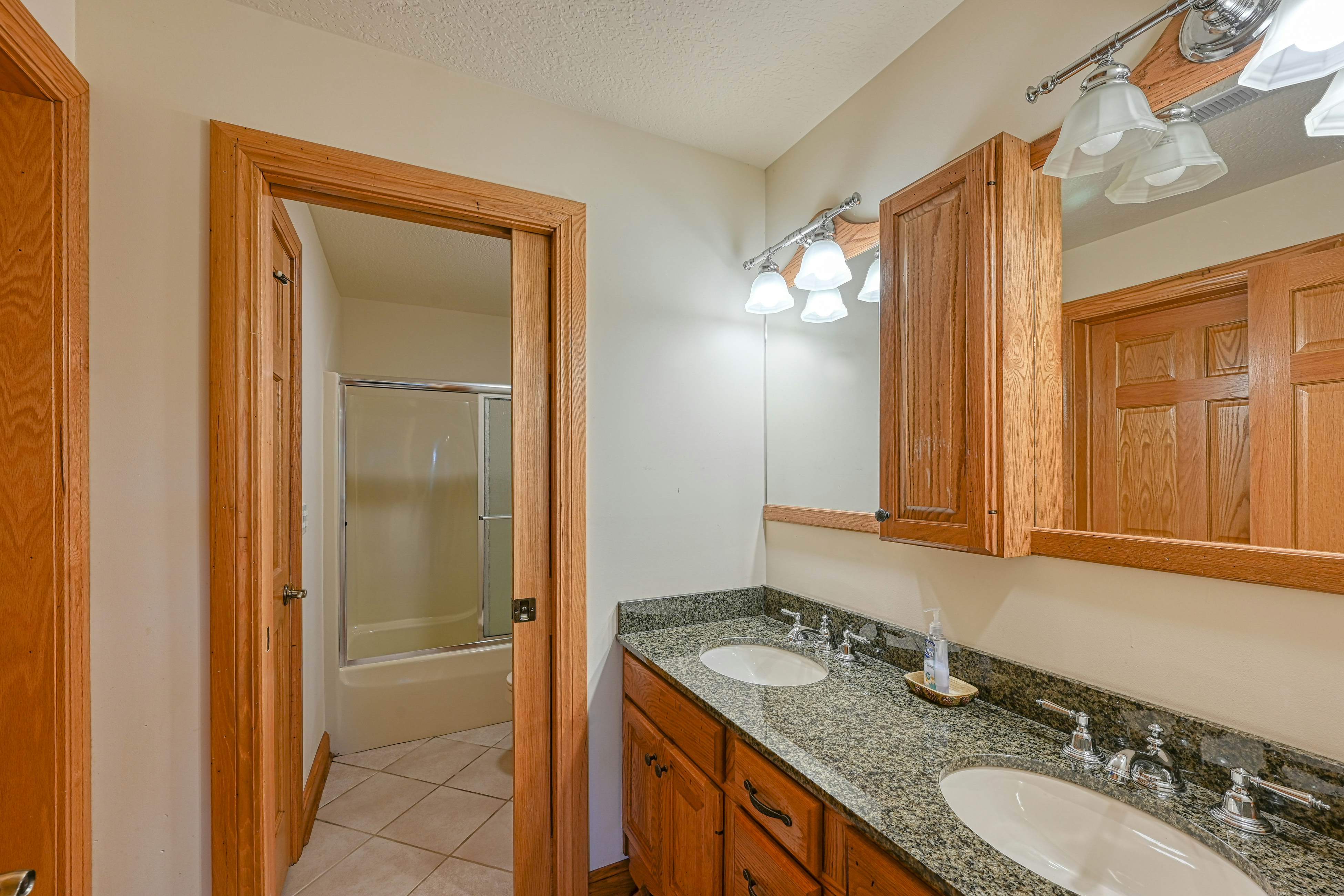 Spacious Panoramic Deep Creek Lodge