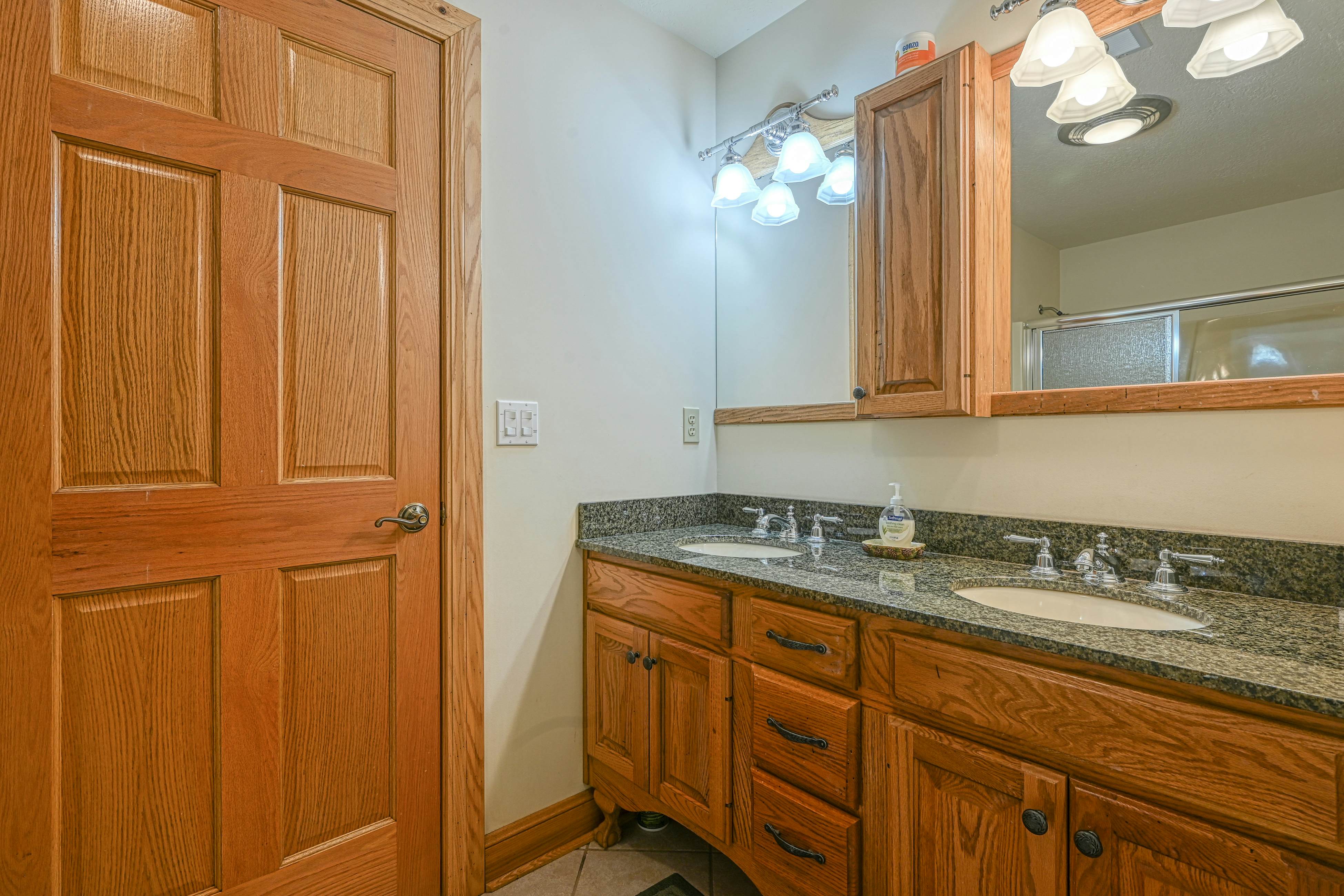 Spacious Panoramic Deep Creek Lodge