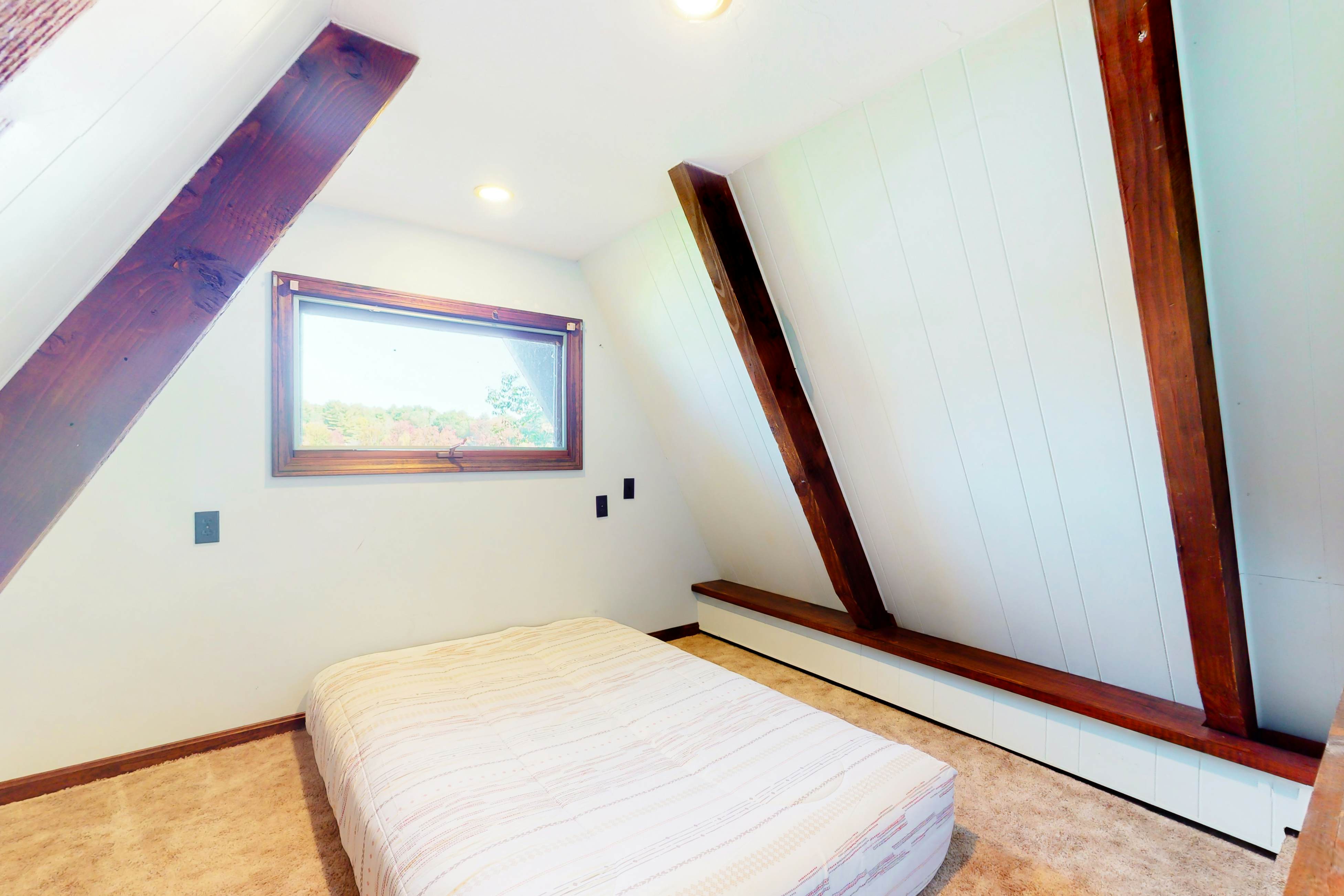 Center Barnstead Lake House 3 BD Center Barnstead, NH Vacation Rental