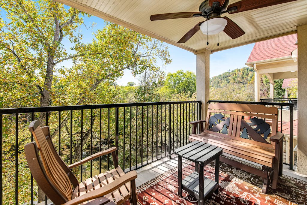 Dreamy Condo Near Downtown, Sleeps 6, Creek Views — Sevierville, TN — vacation rental