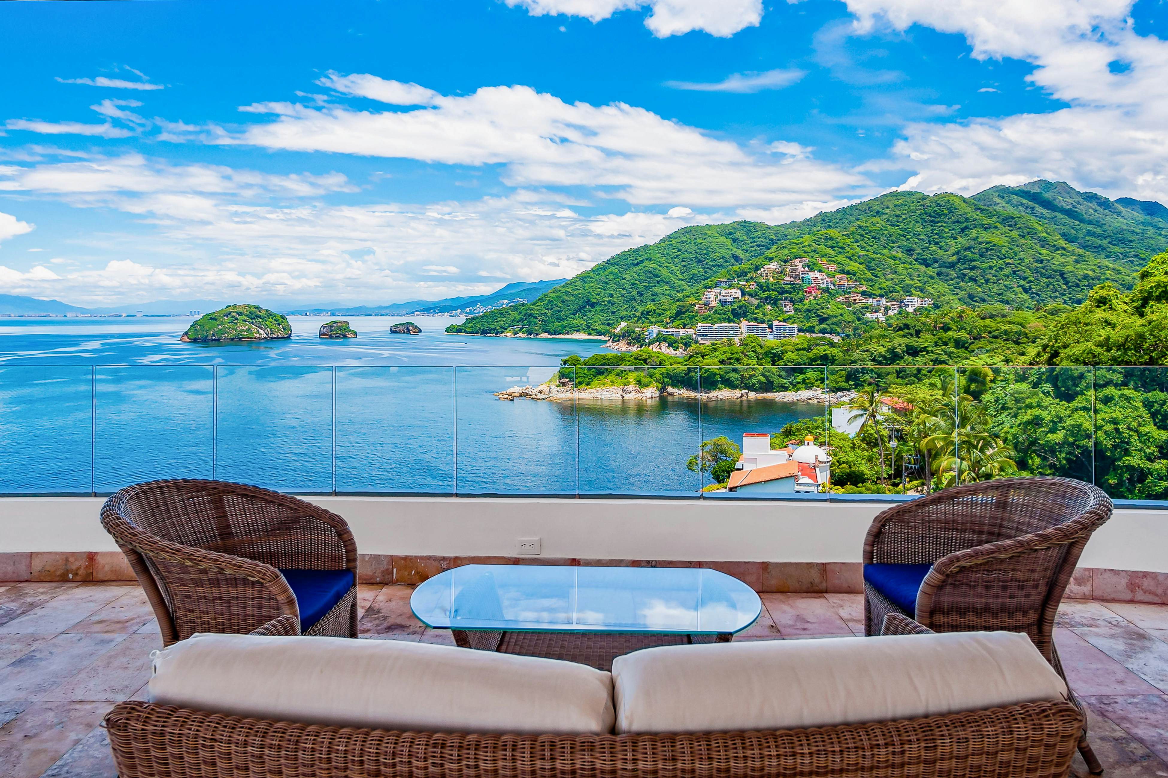 Blue Horizon 802 at Residences