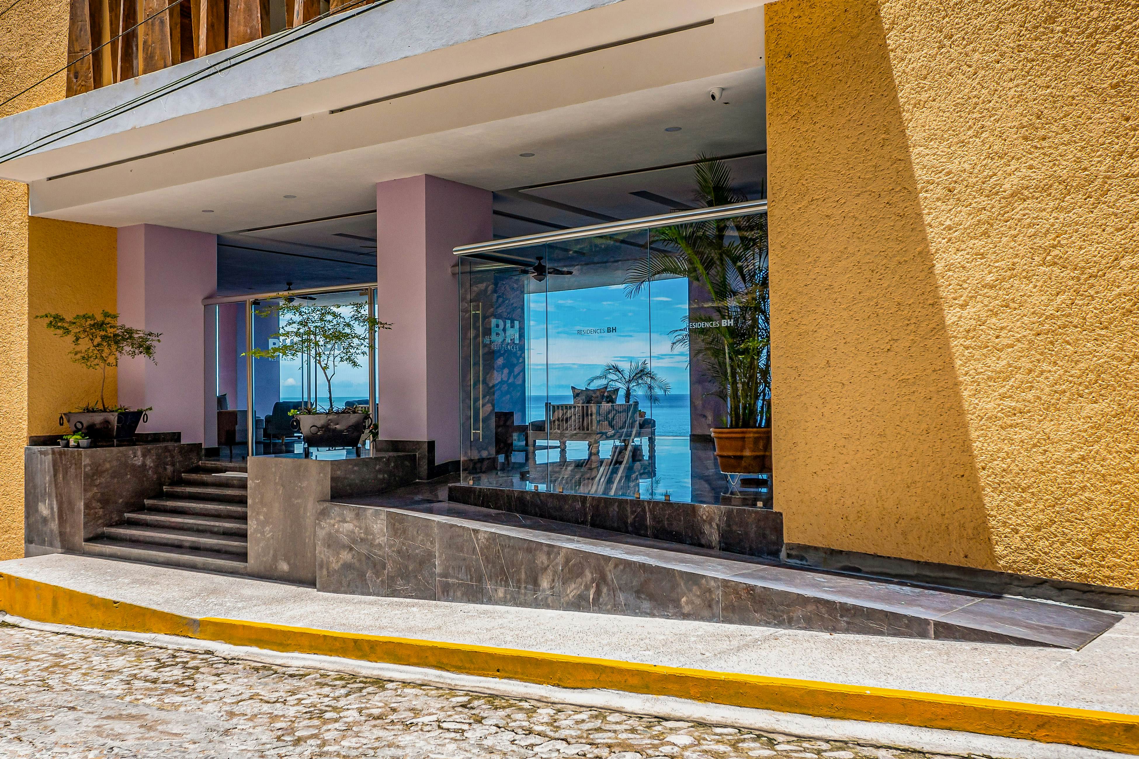 Blue Horizon 802 at Residences