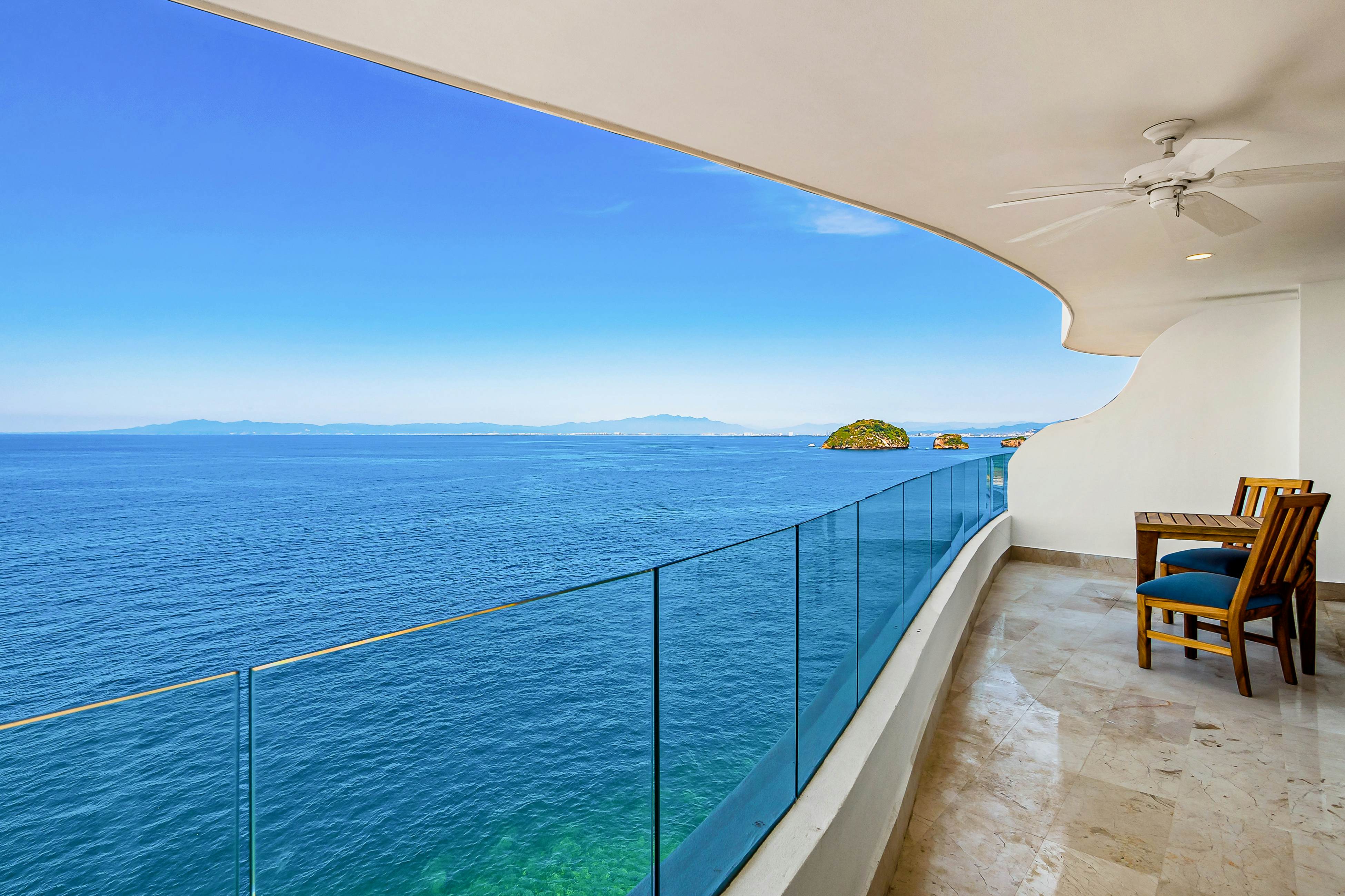 Blue Horizon 802 at Residences