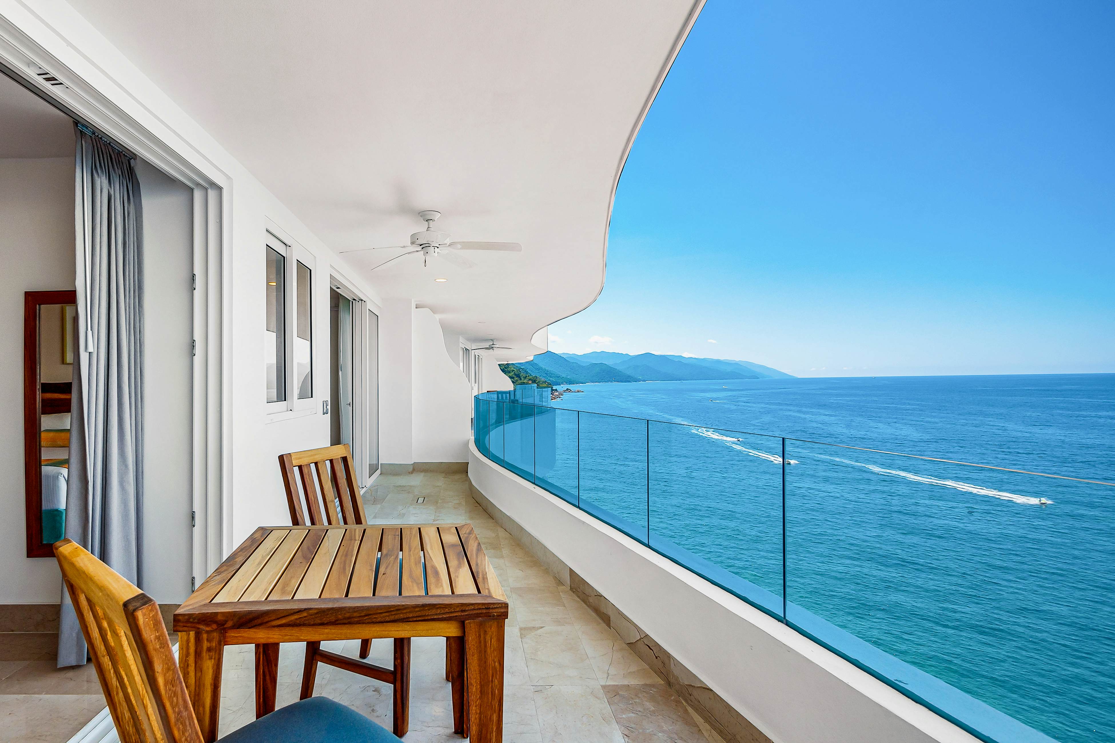 Blue Horizon 802 at Residences