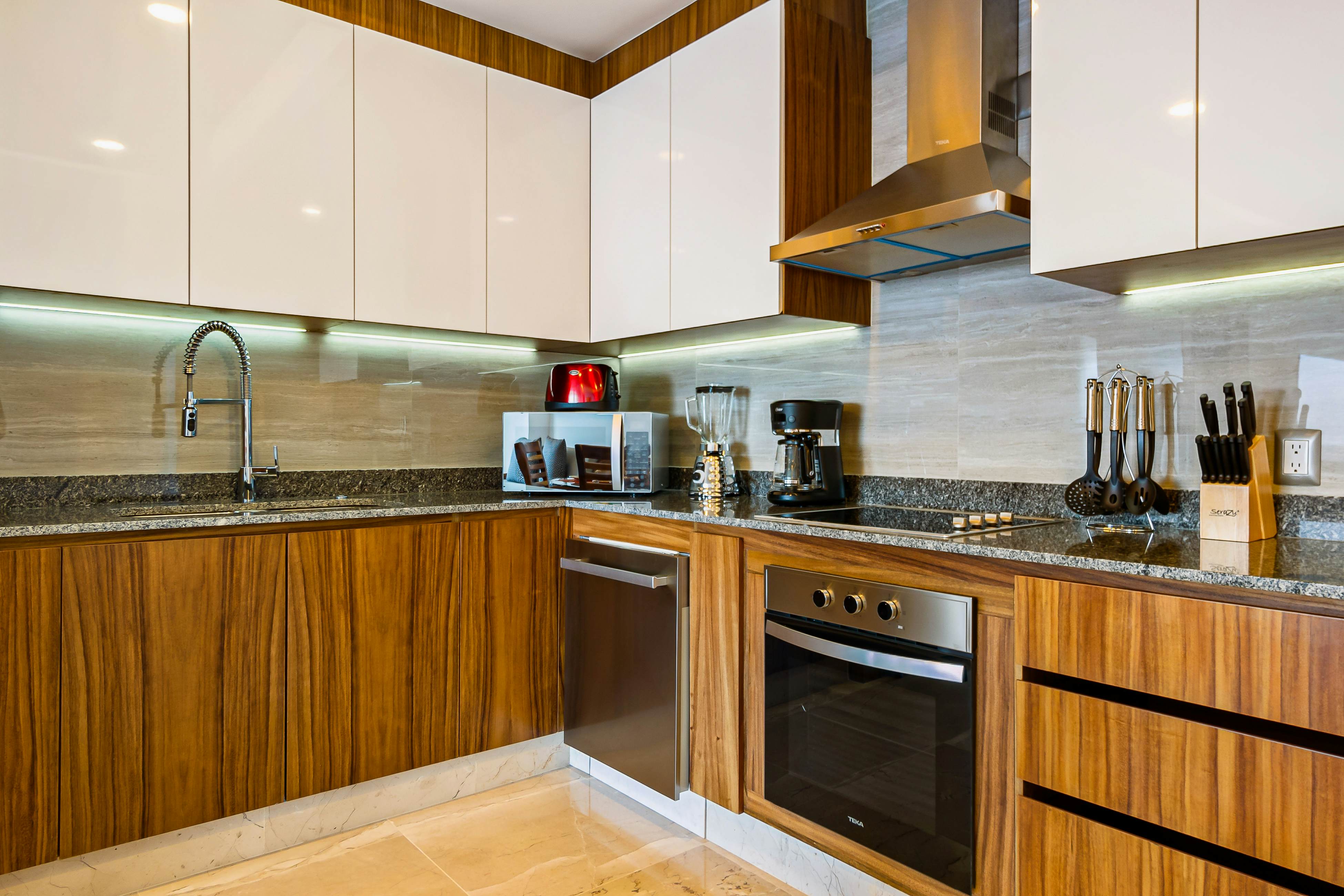 Blue Horizon 802 at Residences