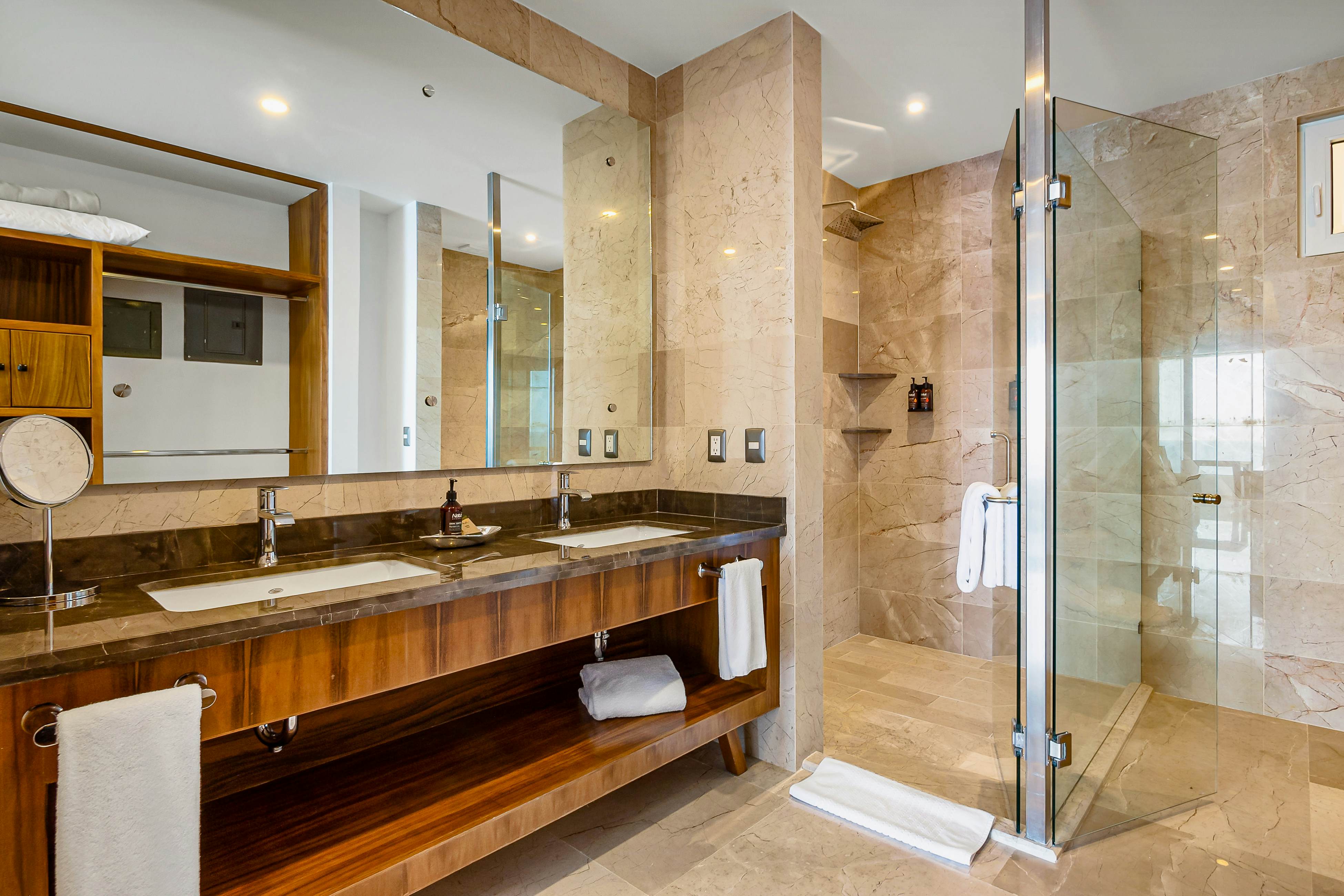 Blue Horizon 802 at Residences