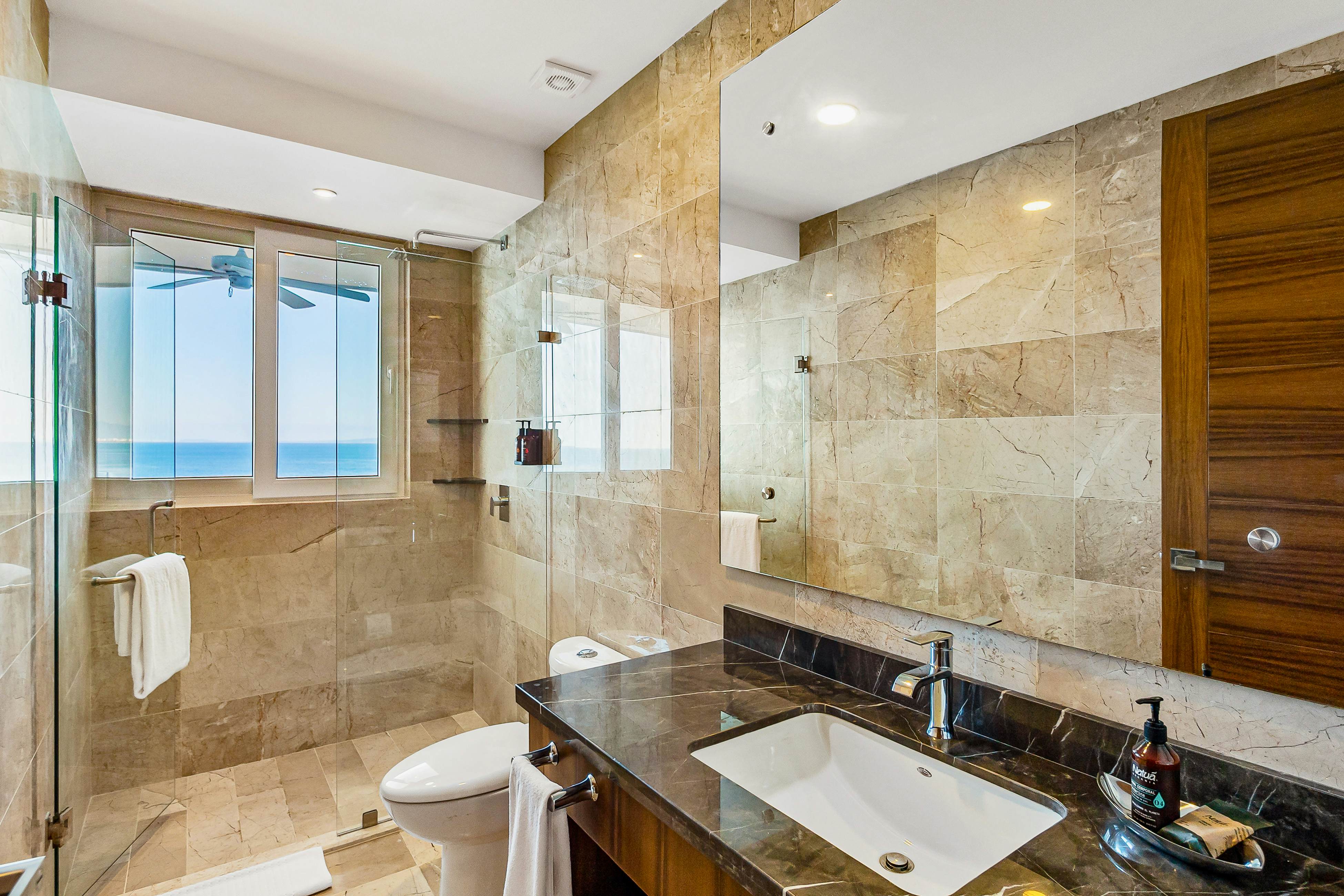 Blue Horizon 802 at Residences