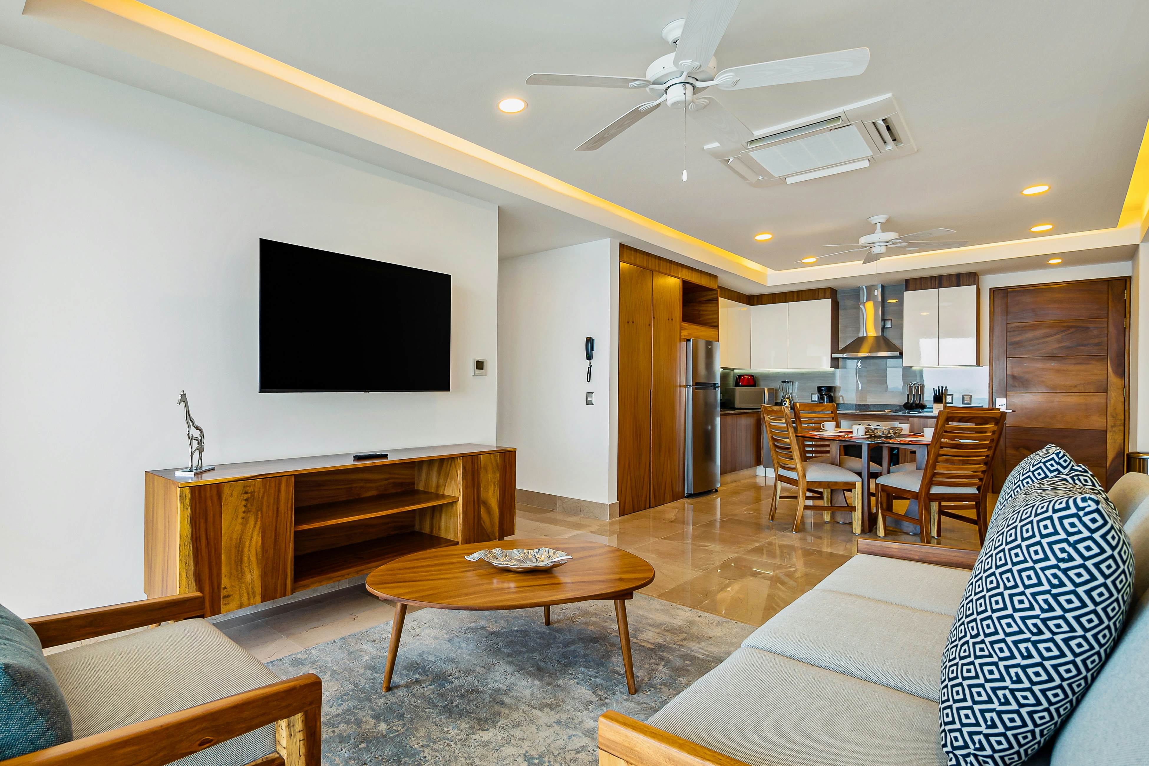 Blue Horizon 802 at Residences