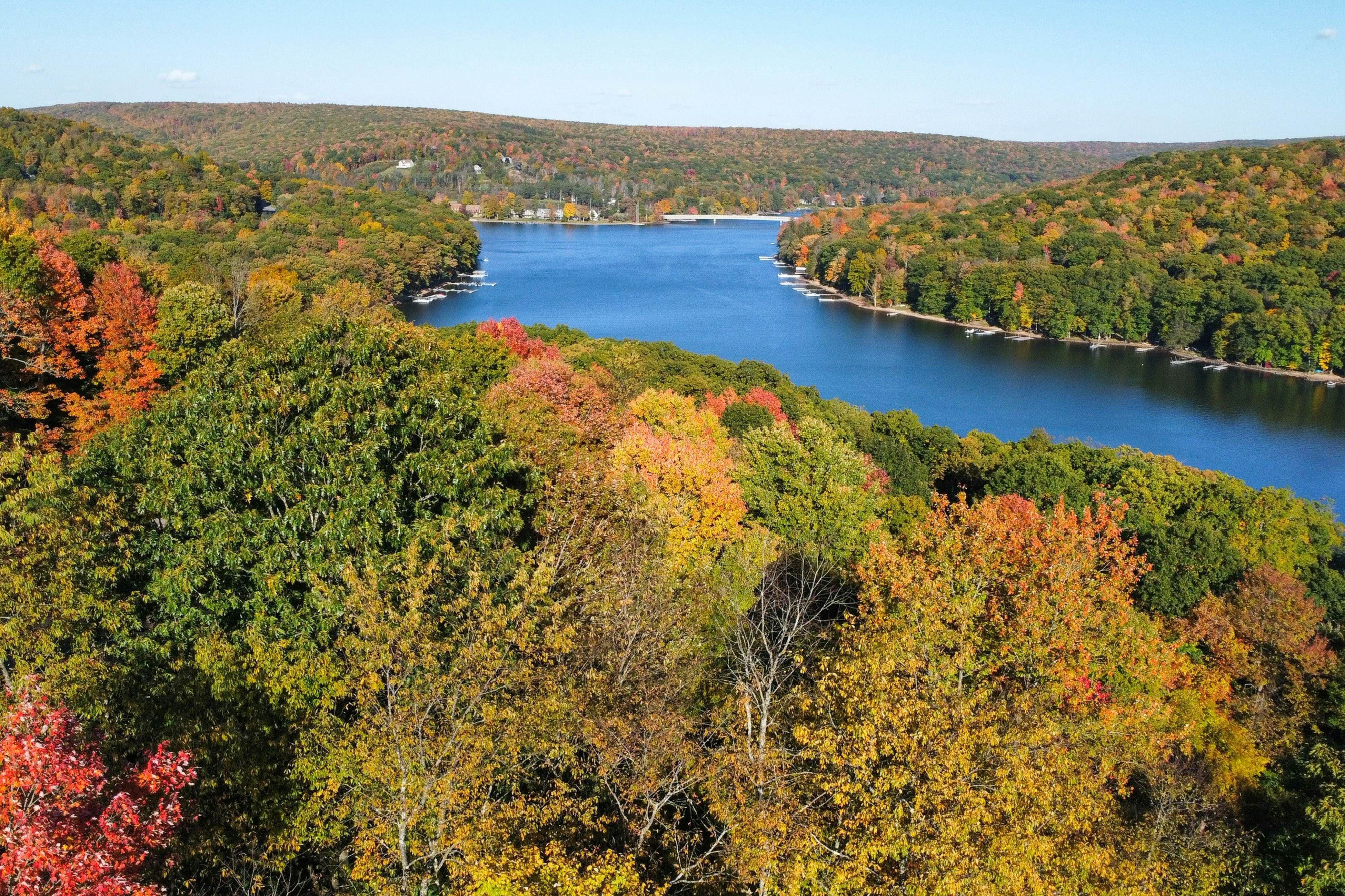 Spacious Panoramic Deep Creek Lodge