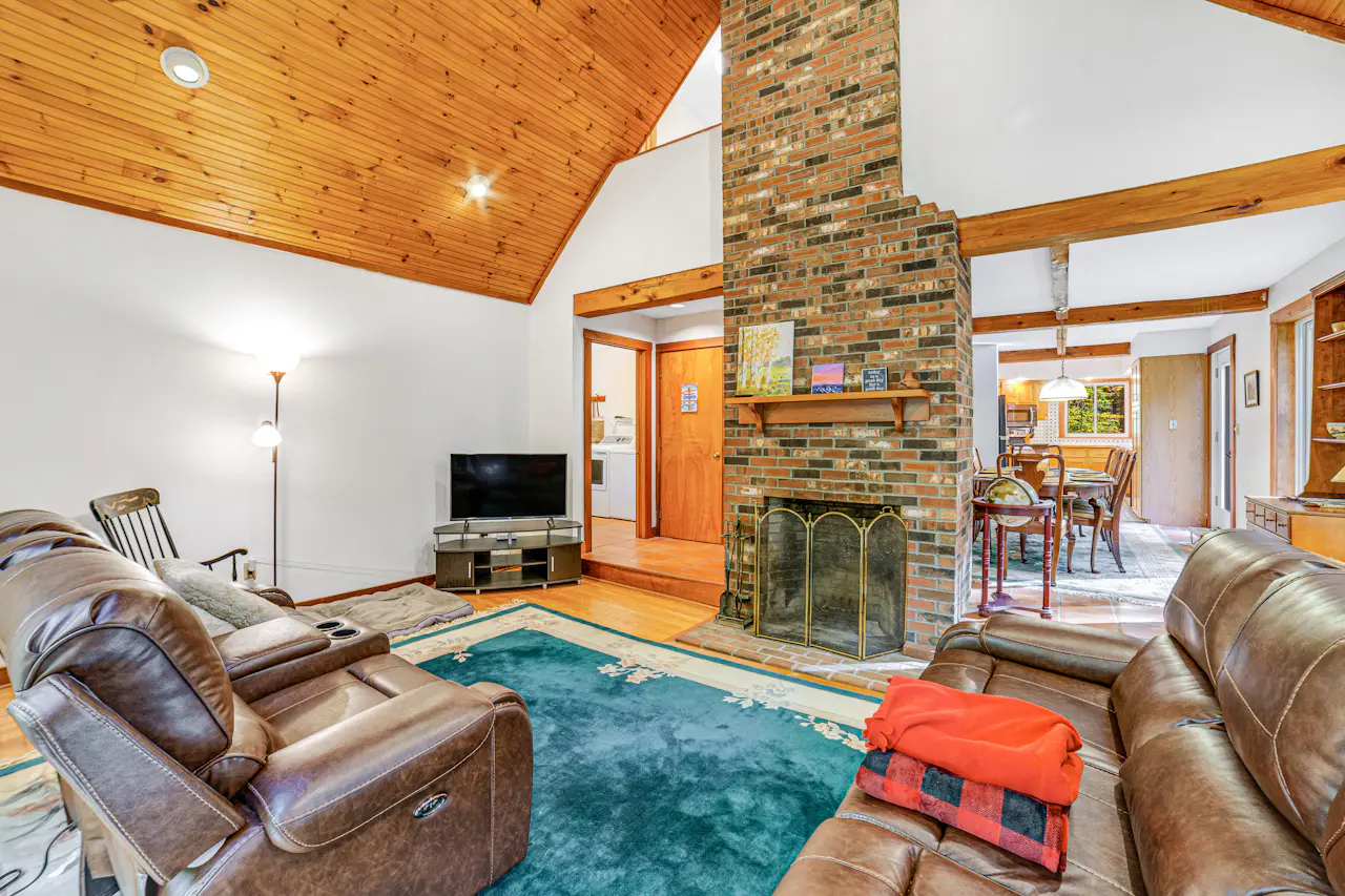 Cozy Cabin in the Woods 4 BD Londonderry, VT Vacation Rental Vacasa