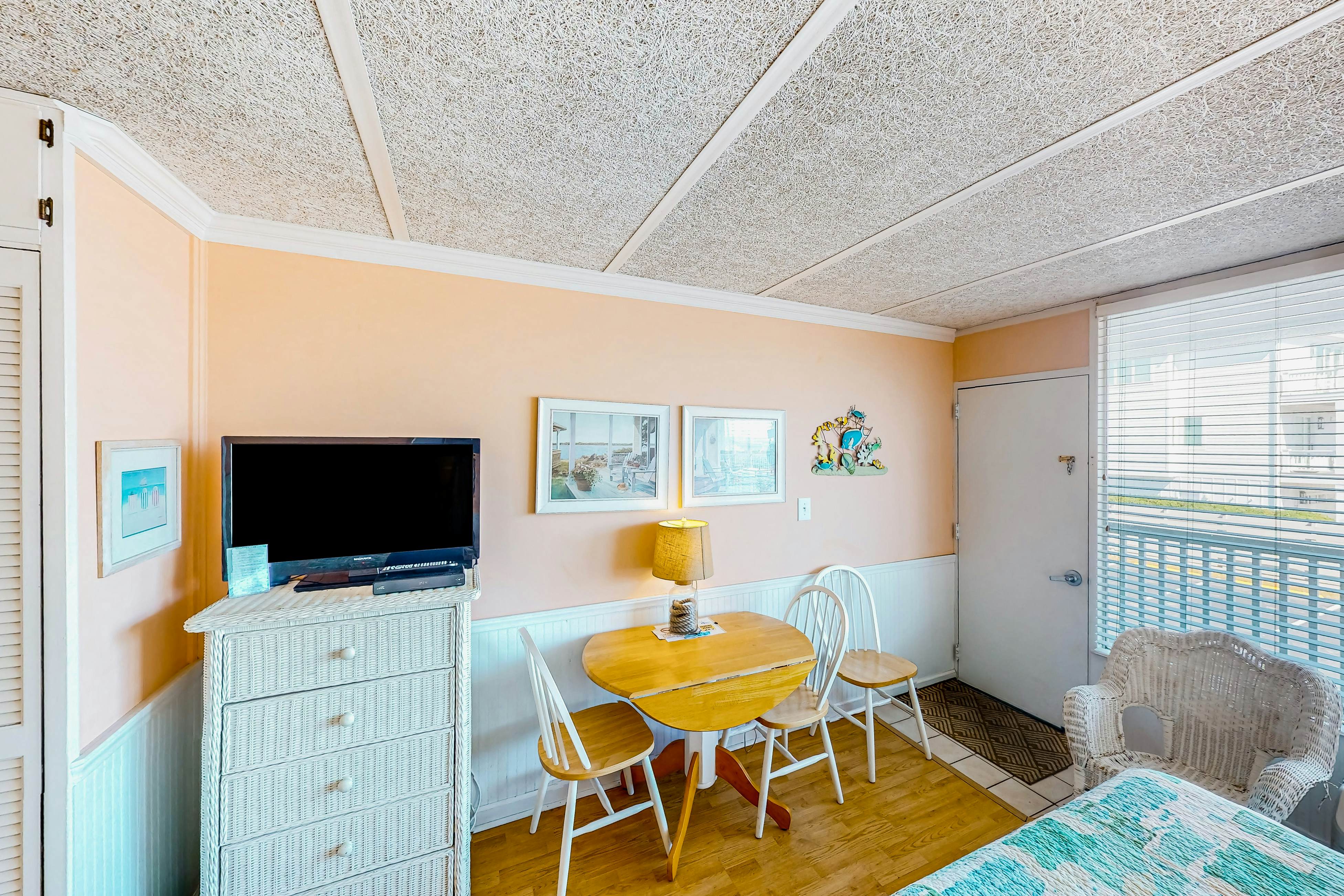 Shorely Suite 204 1 BD Atlantic Beach NC Vacation Rental Vacasa shorely-suite-204-1-bd-atlantic-beach-nc-vacation-rental-vacasa