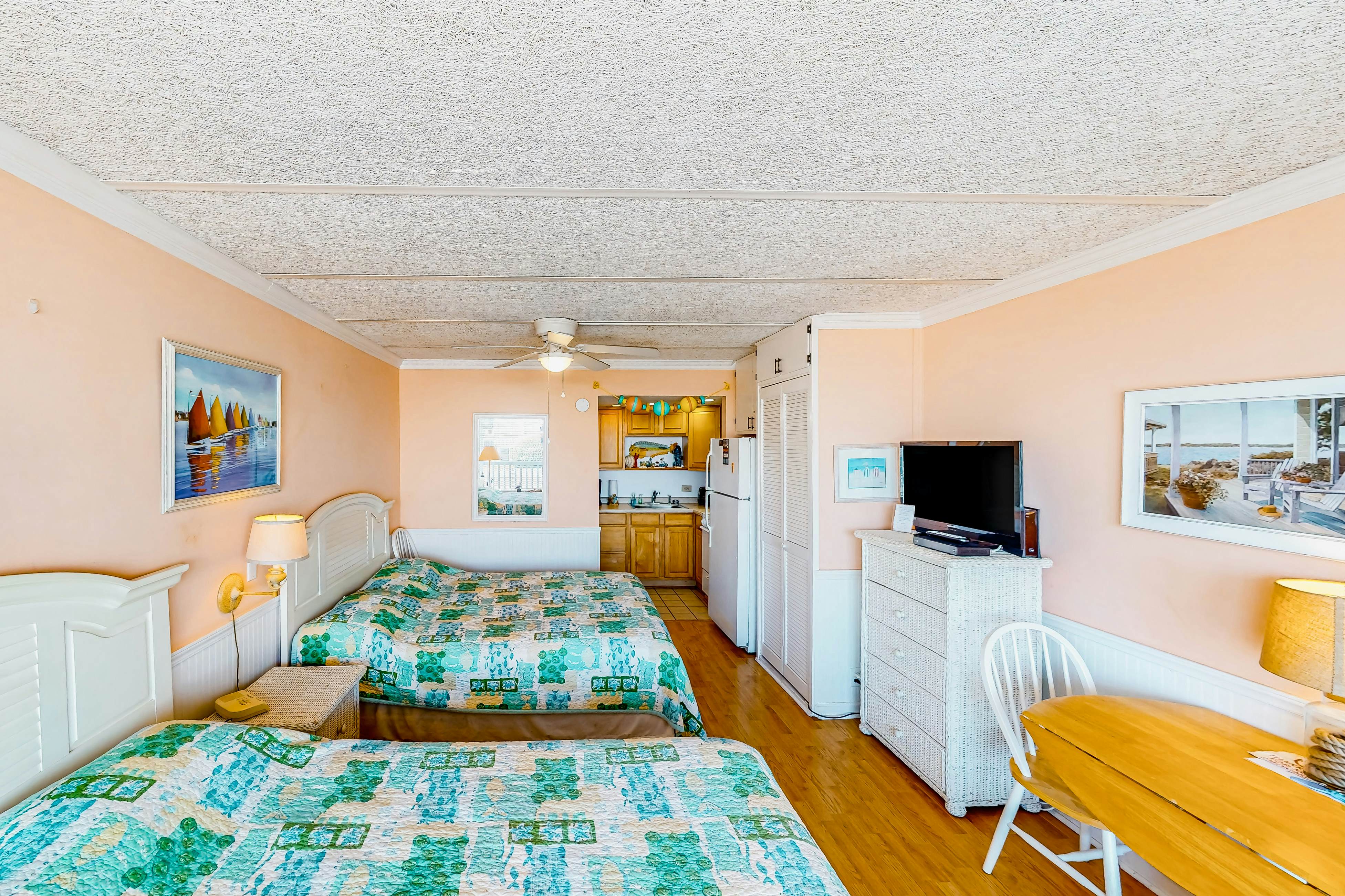 Shorely Suite 204 1 BD Atlantic Beach, NC Vacation Rental Vacasa