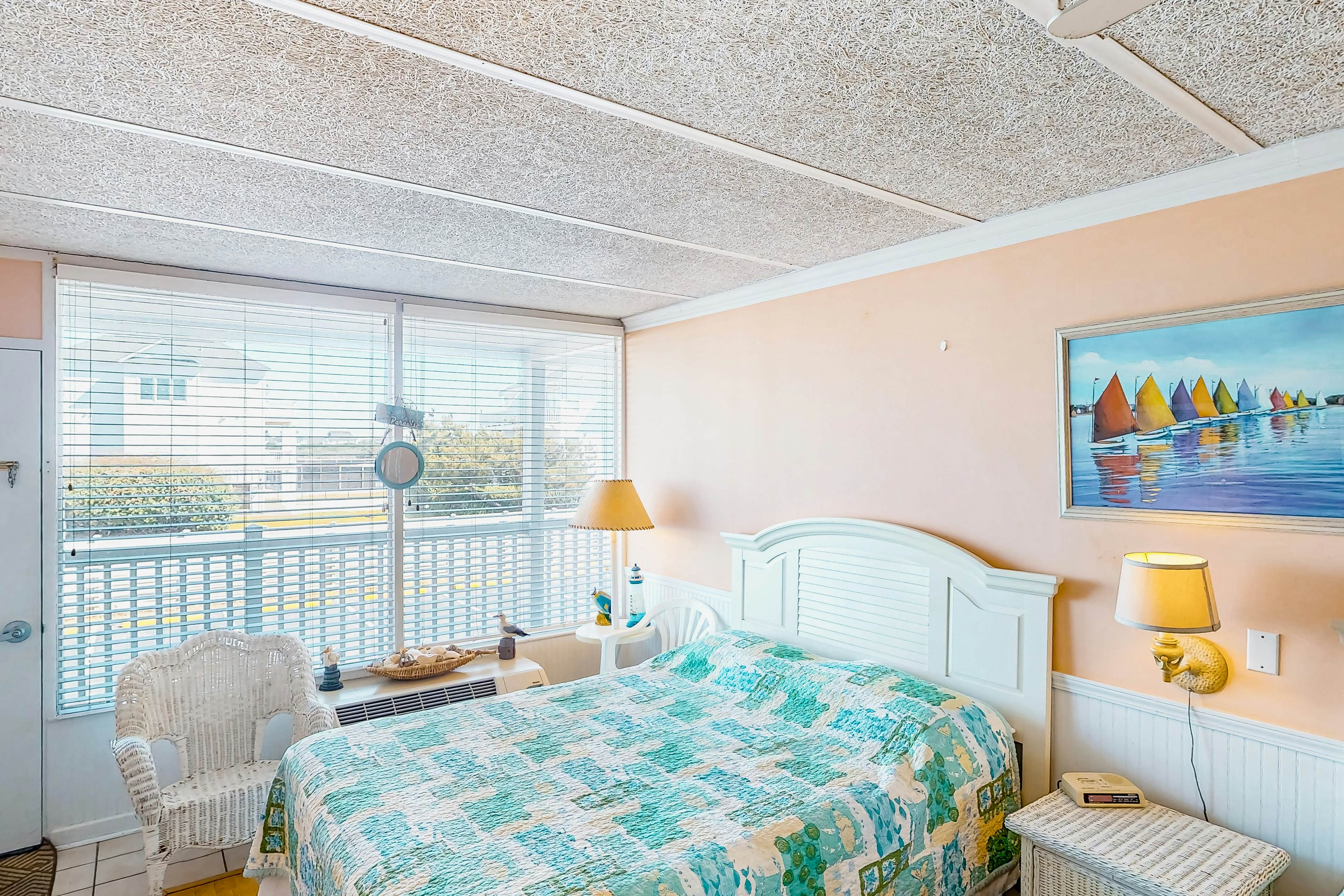 Shorely Suite 204 1 BD Atlantic Beach, NC Vacation Rental Vacasa