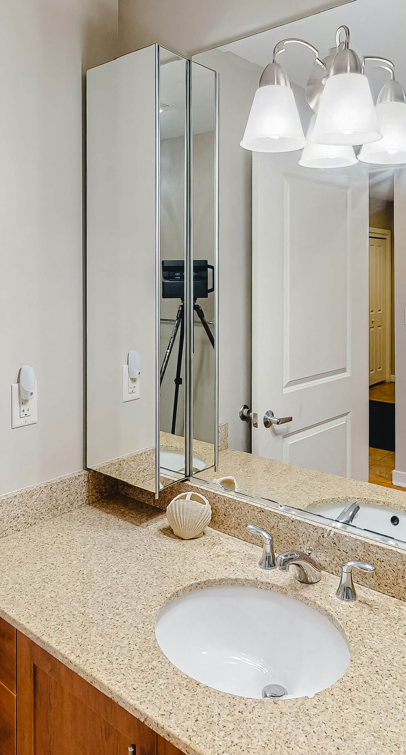 The Sanctuary - Getta Tan B238