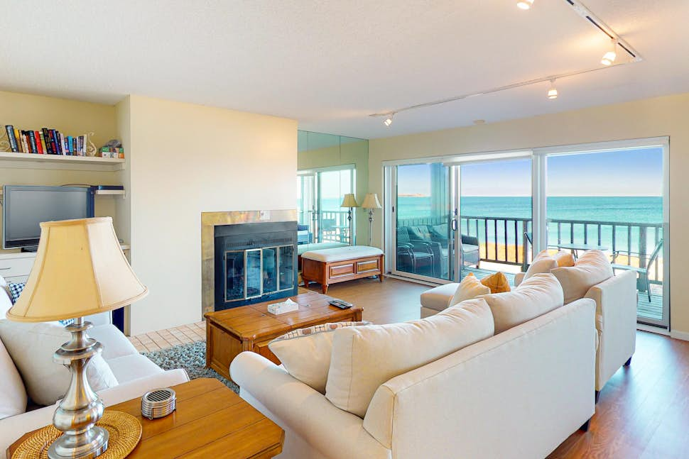 South Beach 3 | 2 BD Glen Arbor, MI Vacation Rental | Vacasa