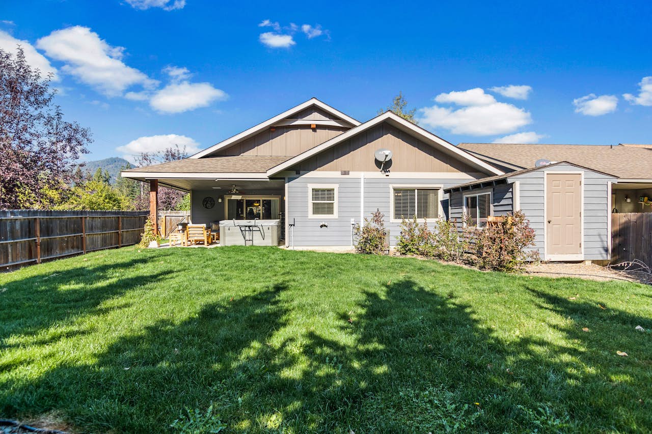 The Silver Fir 3 BD Sandpoint, ID Vacation Rental Vacasa