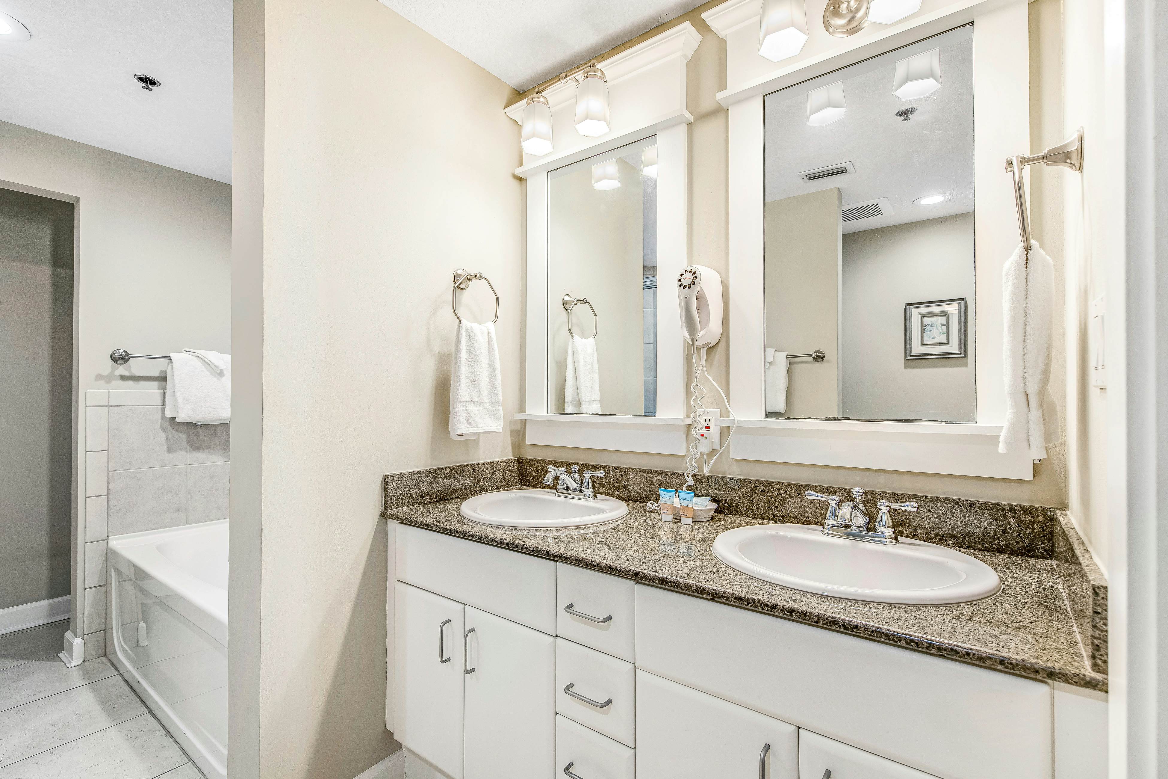 Grand Panama Tower 1-1506