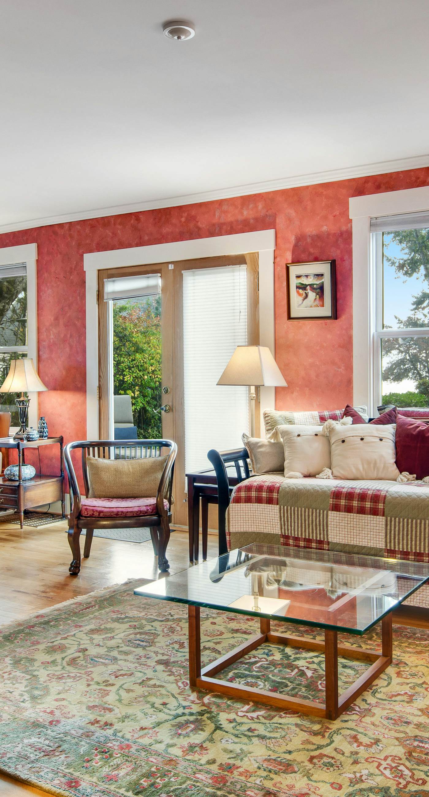 Peaceful Lakeside Retreat